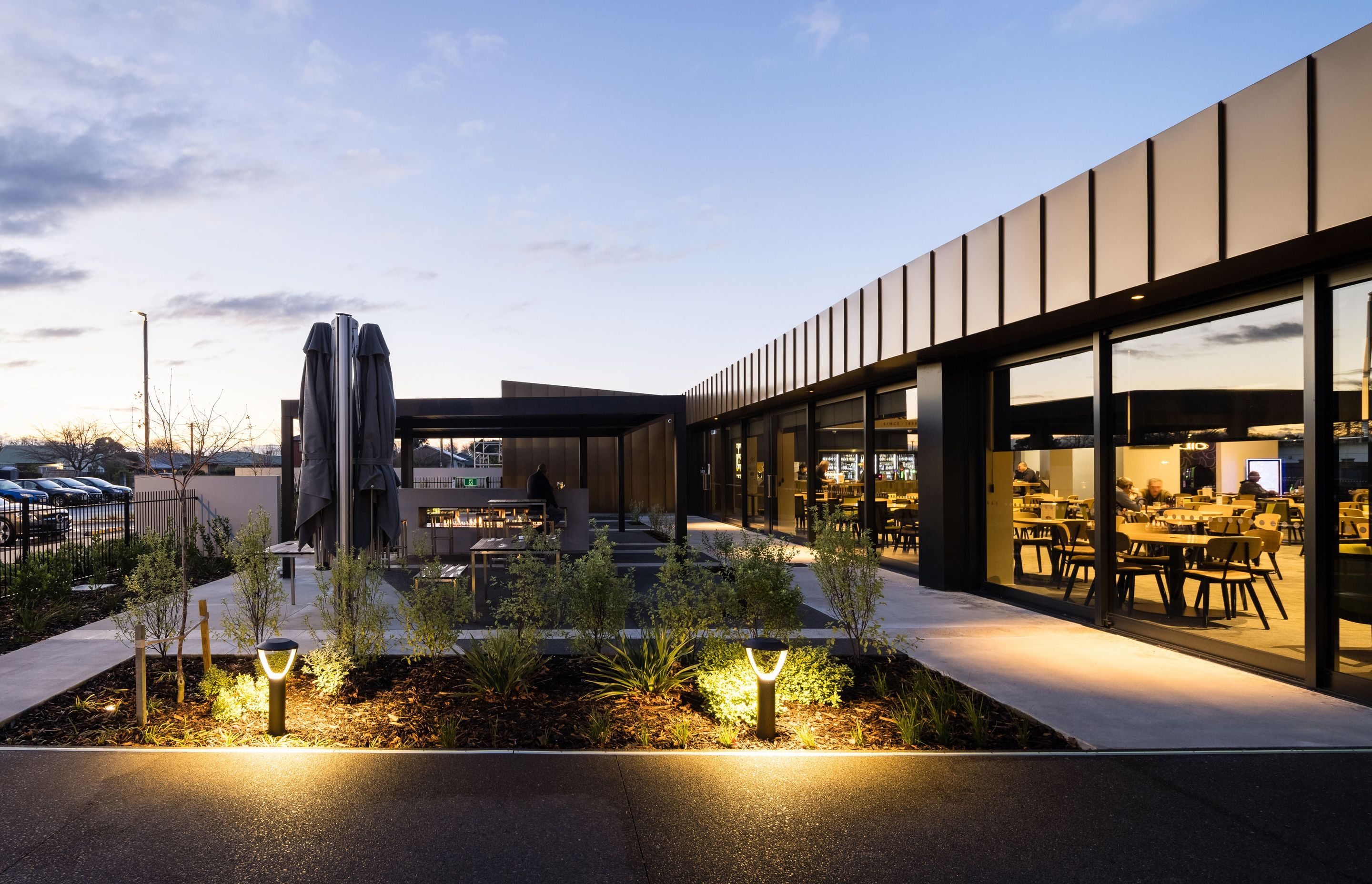 Located adjacent to The Tap Room, a large outdoor terrace provides a pleasant setting for outdoor dining and socialising. Photography by Clinton Lloyd.