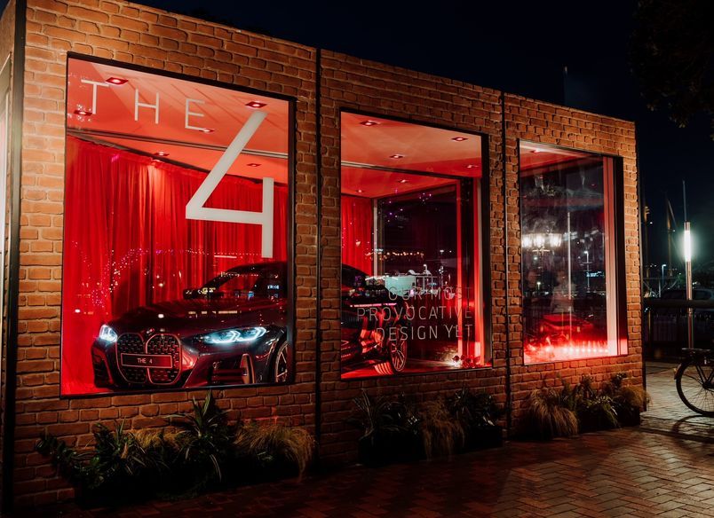 BMW Ad, Temporary Installation