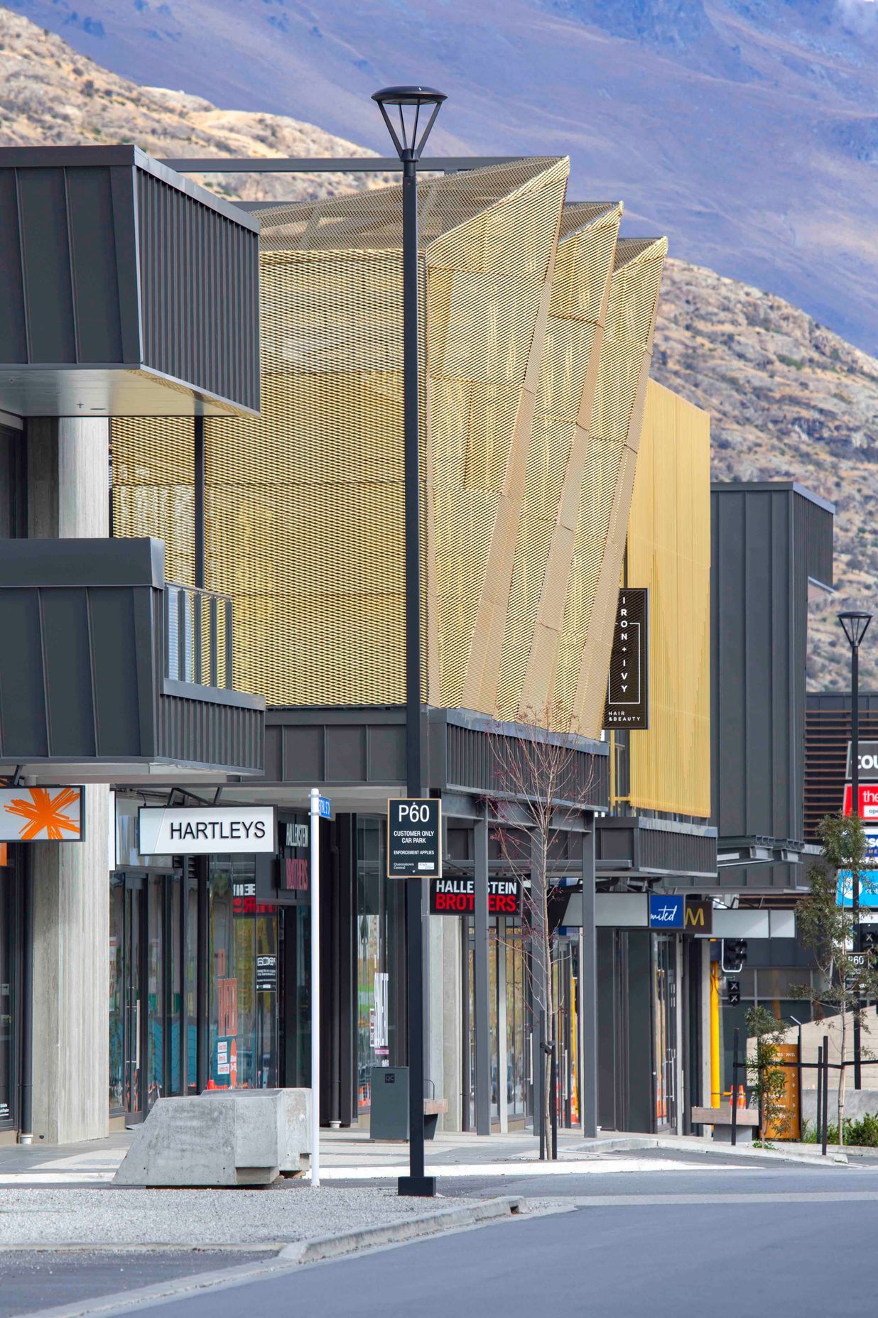 Queenstown Central Shopping Center