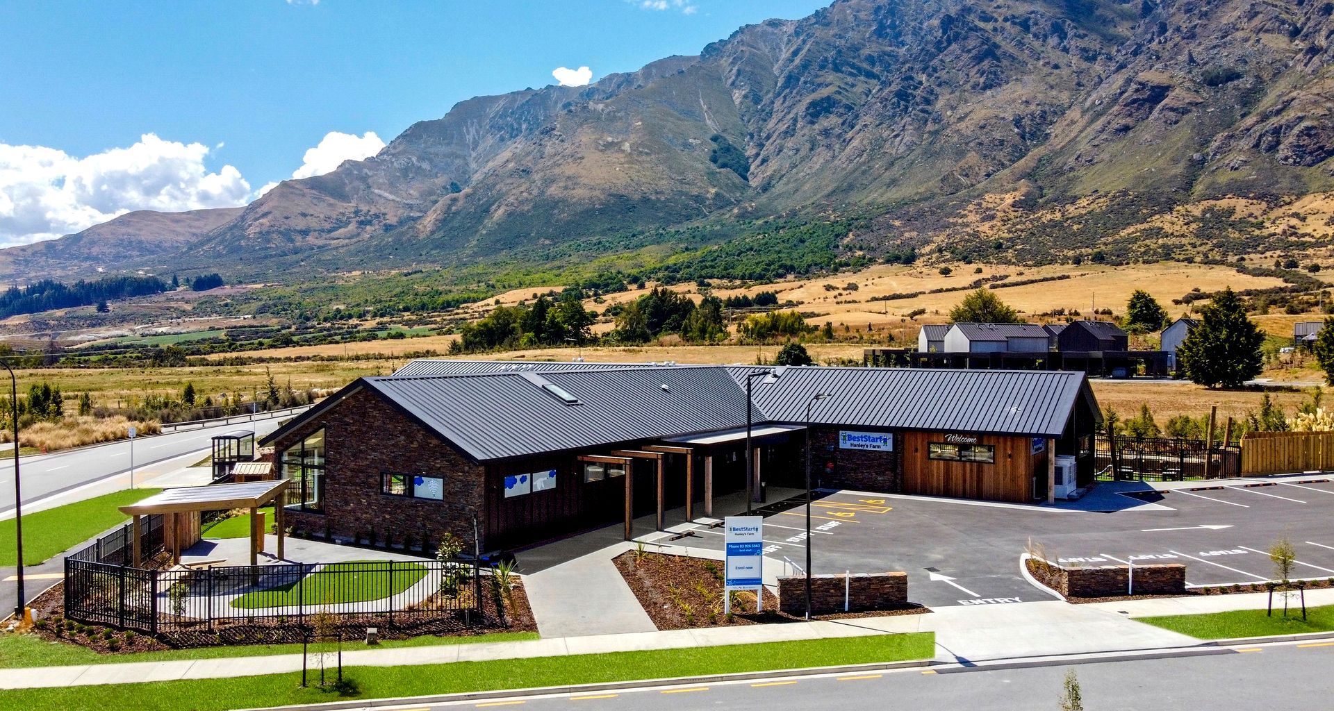 Hanley's Farm Childcare Centre banner