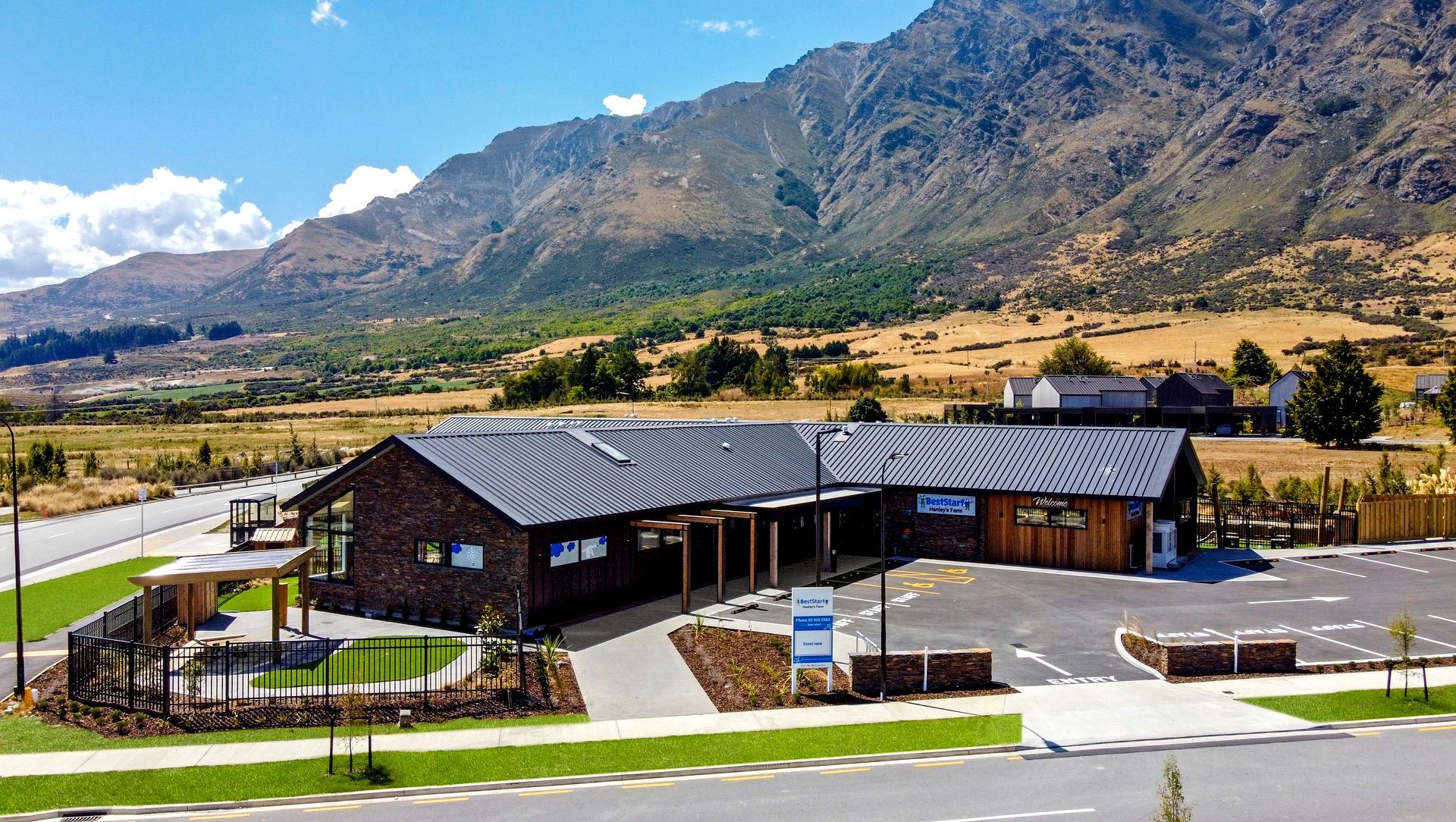Hanley's Farm Childcare Centre banner