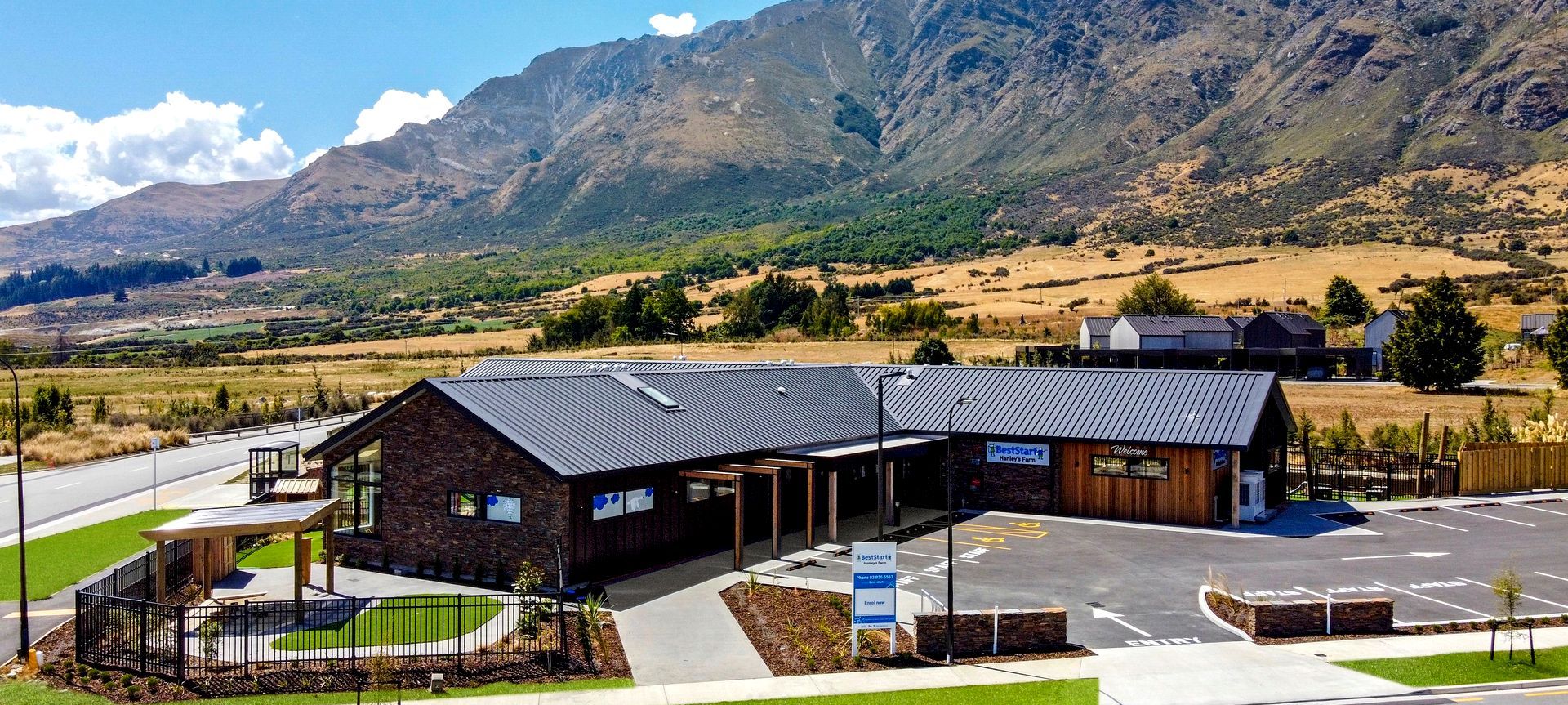 Hanley's Farm Childcare Centre banner
