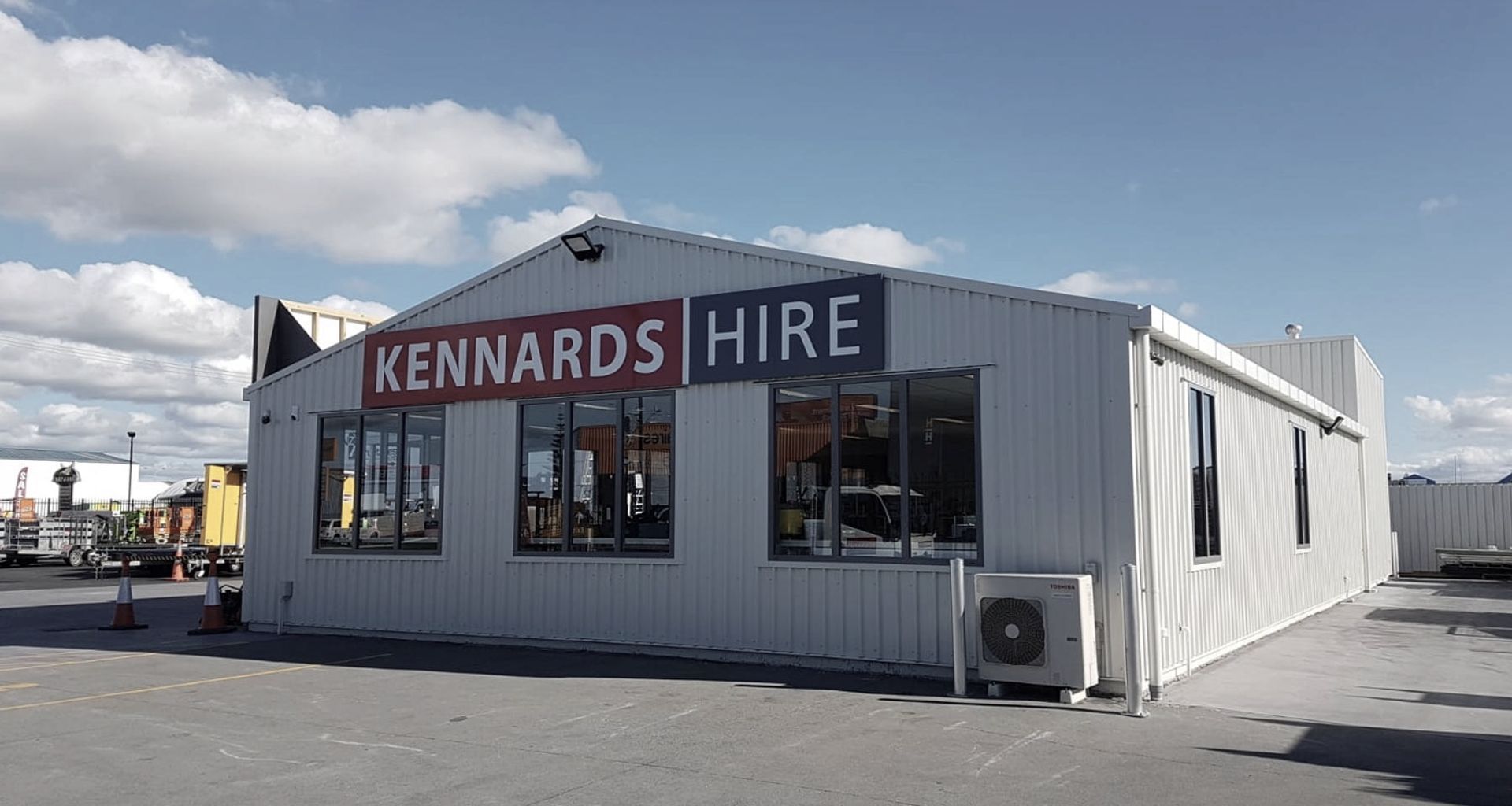 Kennards Hire, Mt Maunganui banner