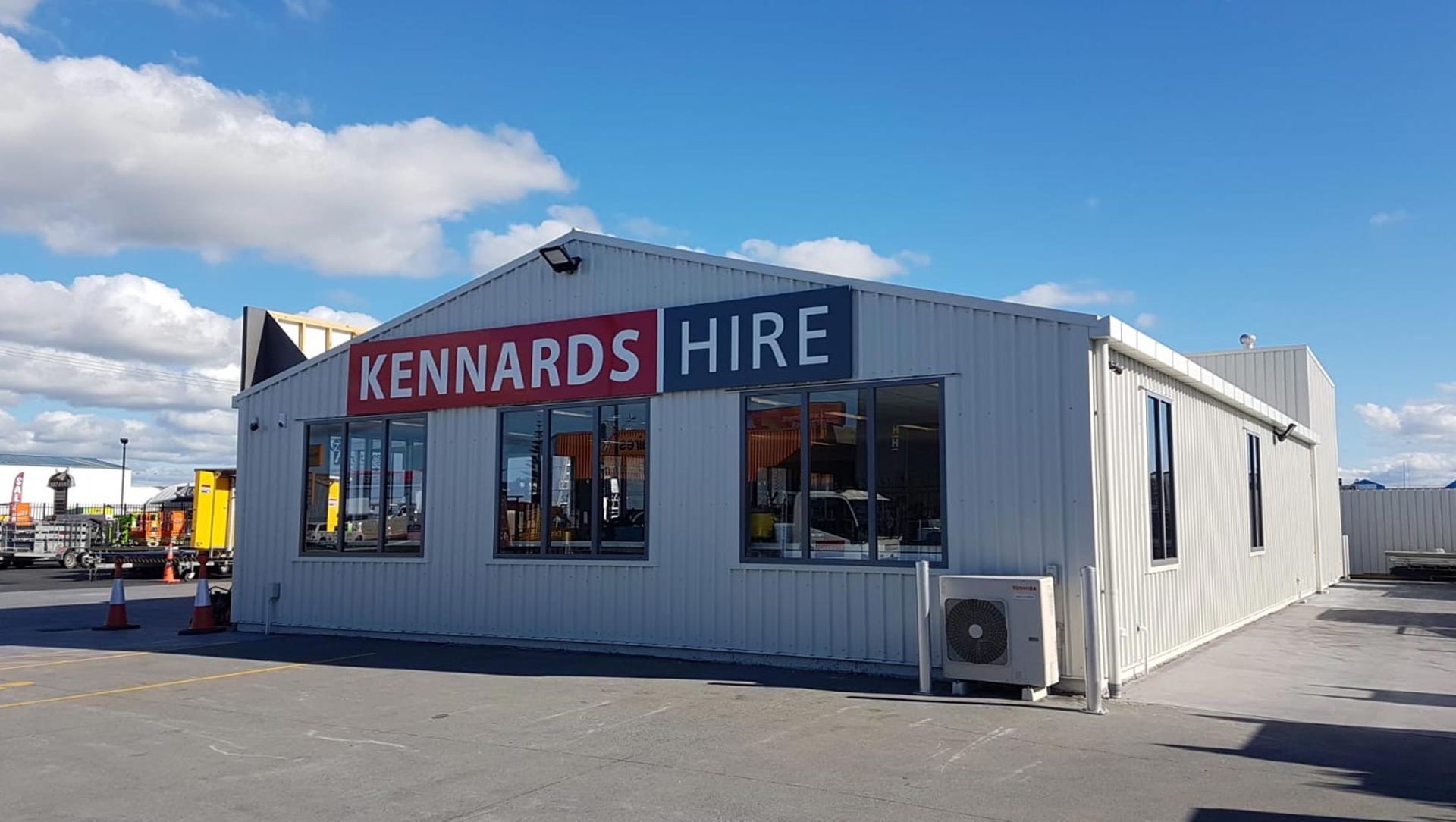 Kennards Hire, Mt Maunganui banner