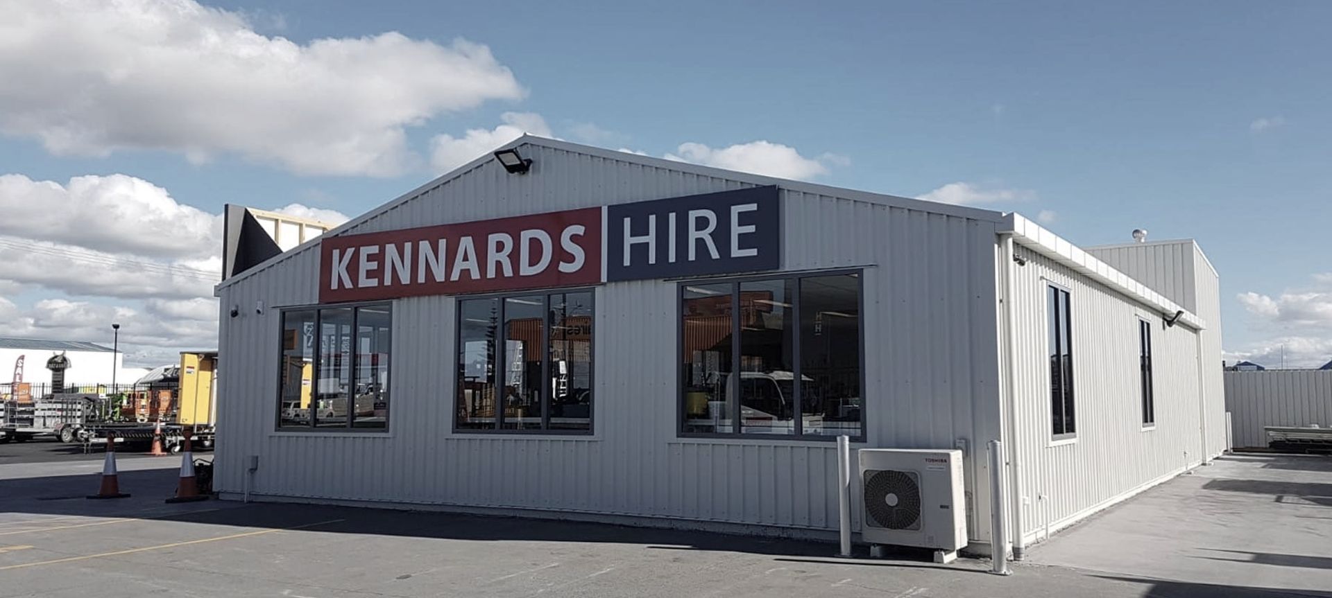 Kennards Hire, Mt Maunganui banner