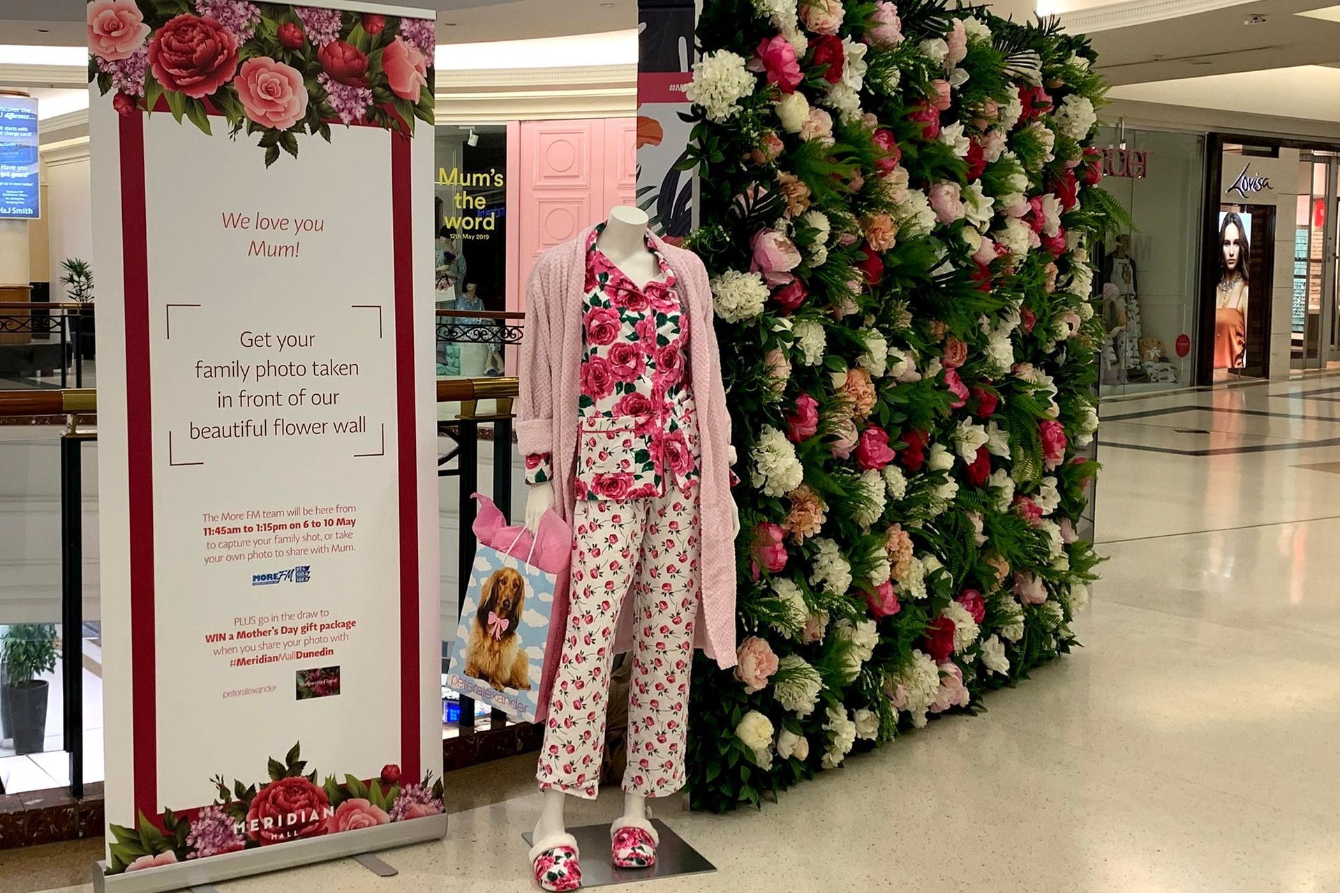 Promotional banner for Meridian Mall, Dunedin