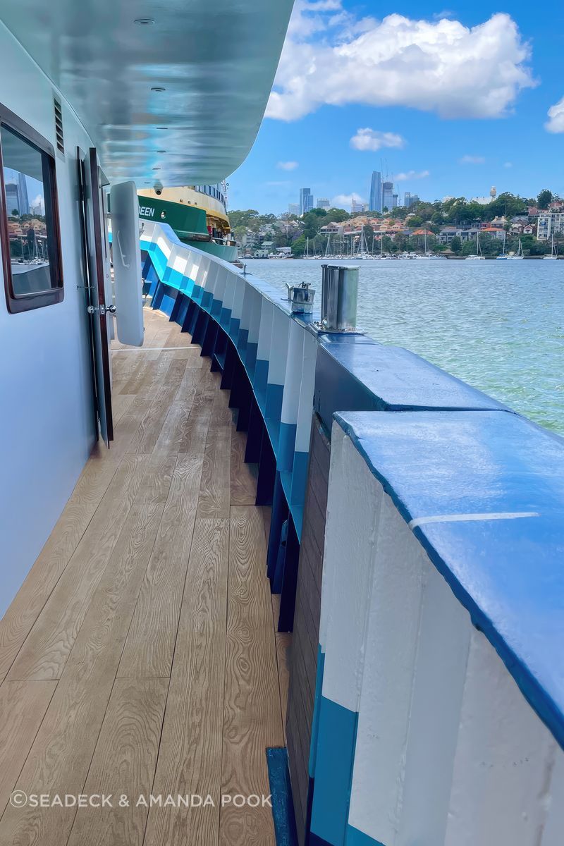 seadeck-golden-oak-millboard-7-gigapixel-standard-scale-200x.jpg