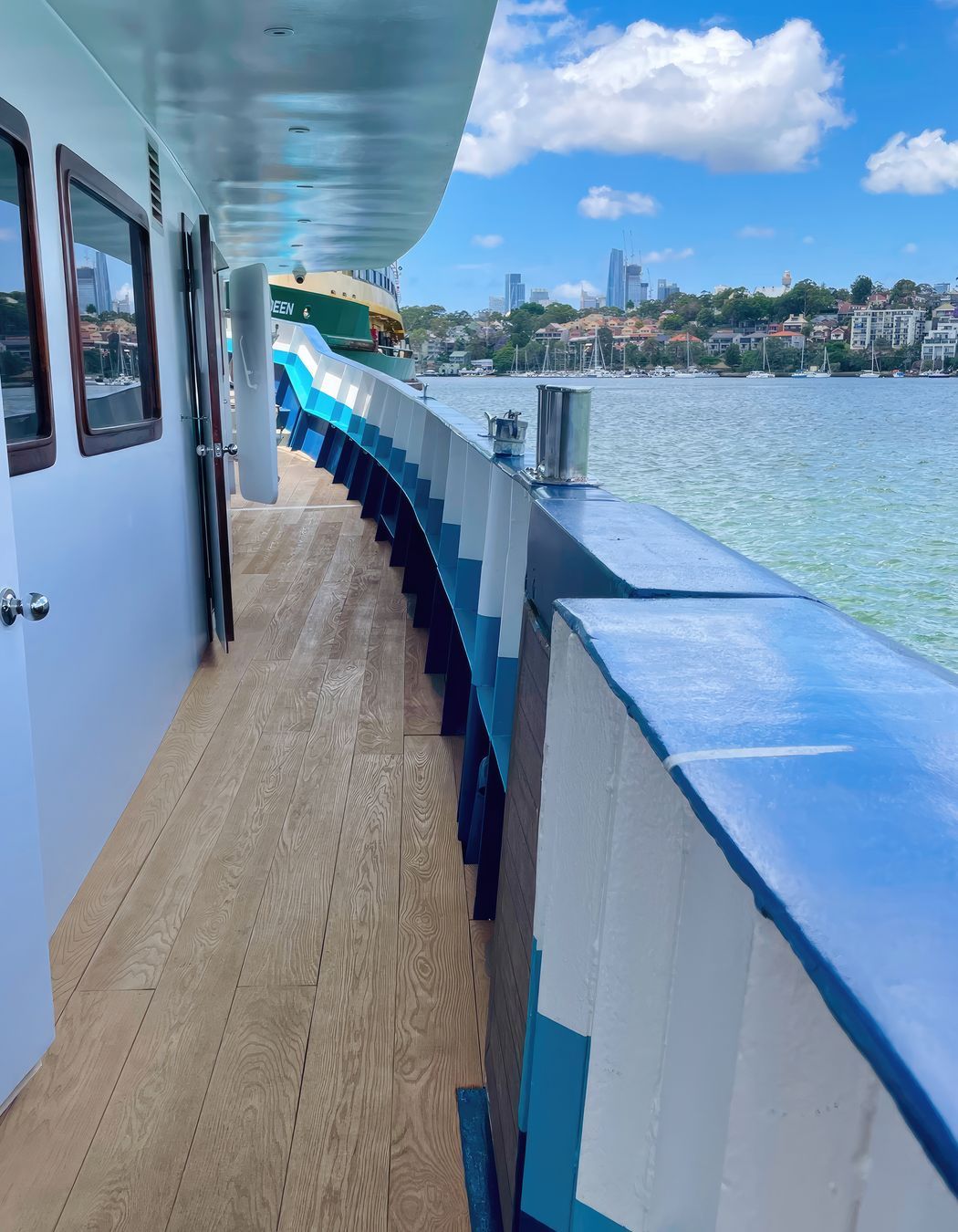 seadeck-golden-oak-millboard-7-gigapixel-standard-scale-200x.jpg