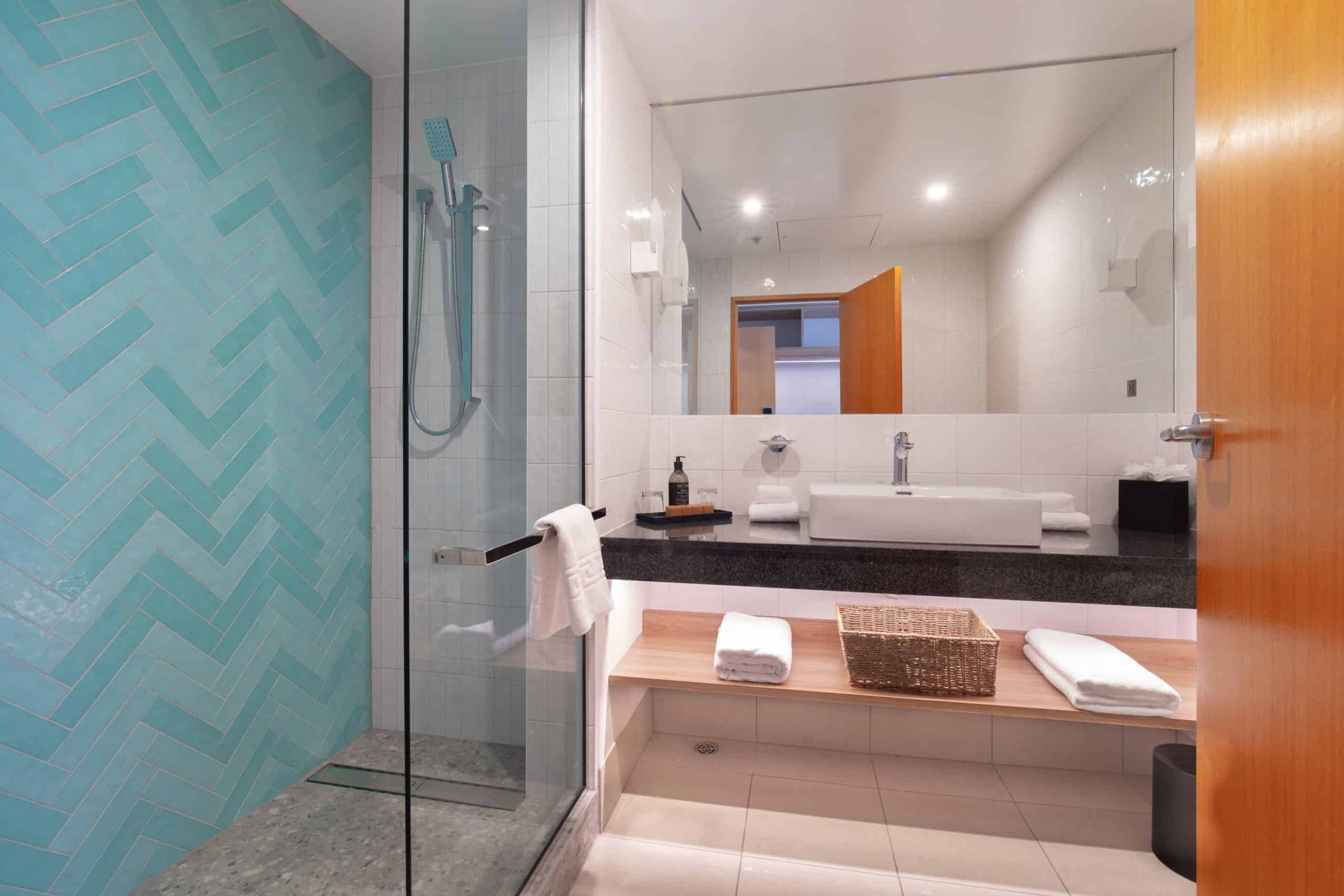 wireframe-hermitageaoraki-premiumbathroom-06244-scaled.jpg