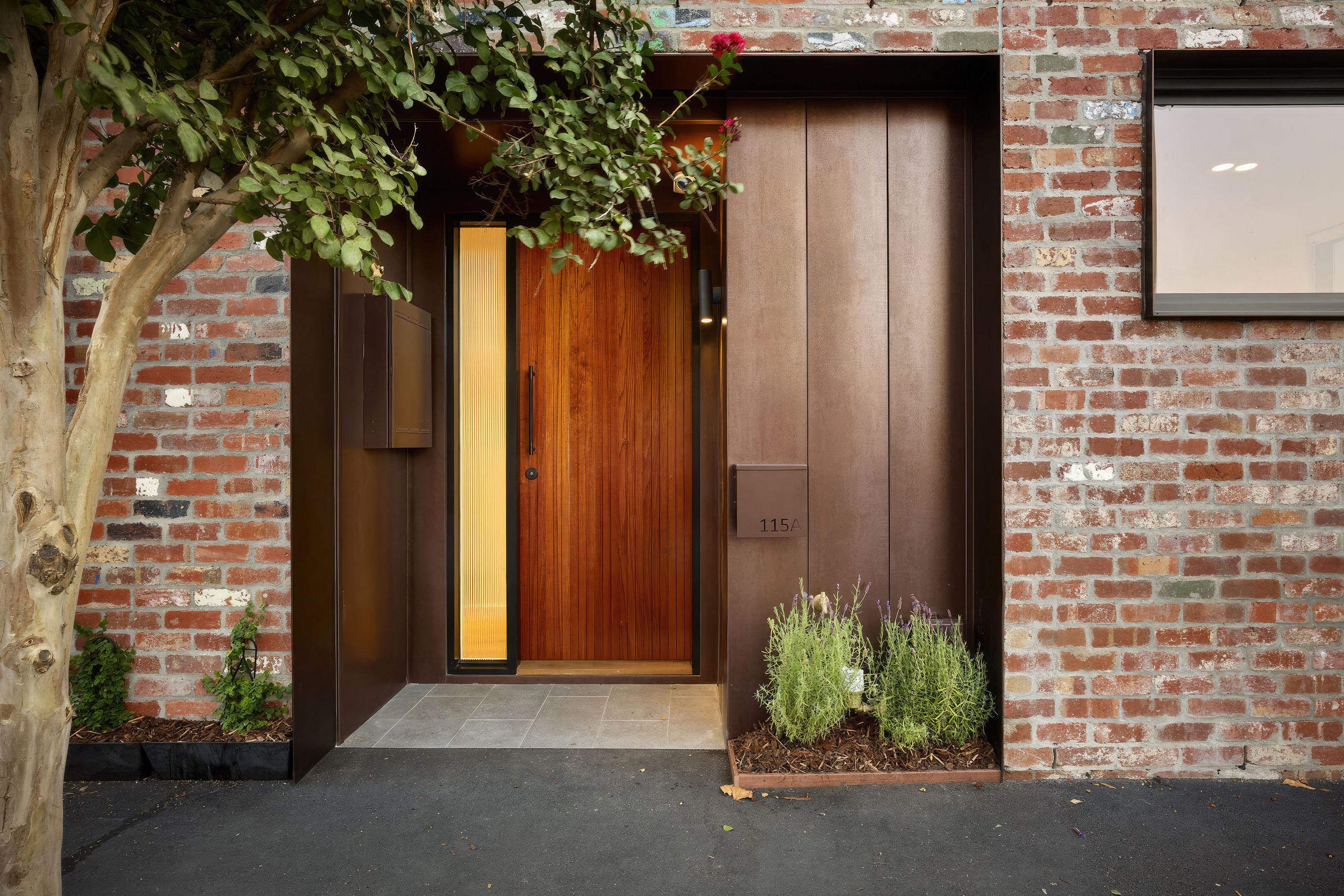 115-Park-St-Abbotsford-front-door-standard-scale-200x.jpg