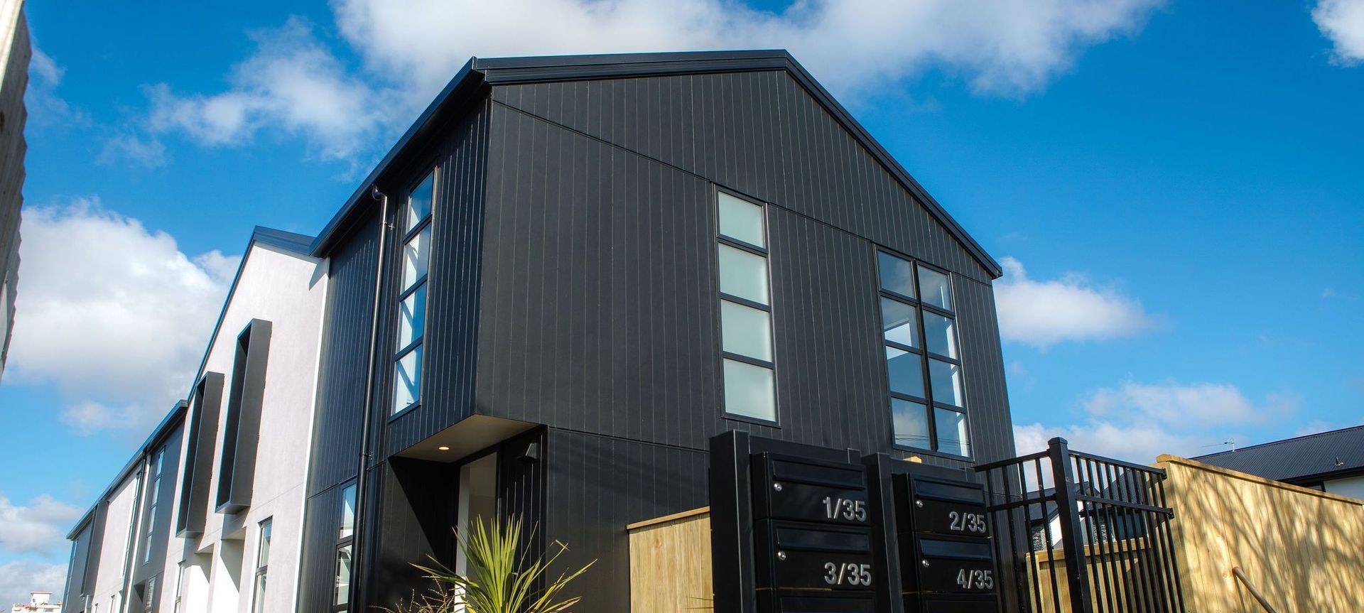 35 Gracefield Ave, Christchurch City banner