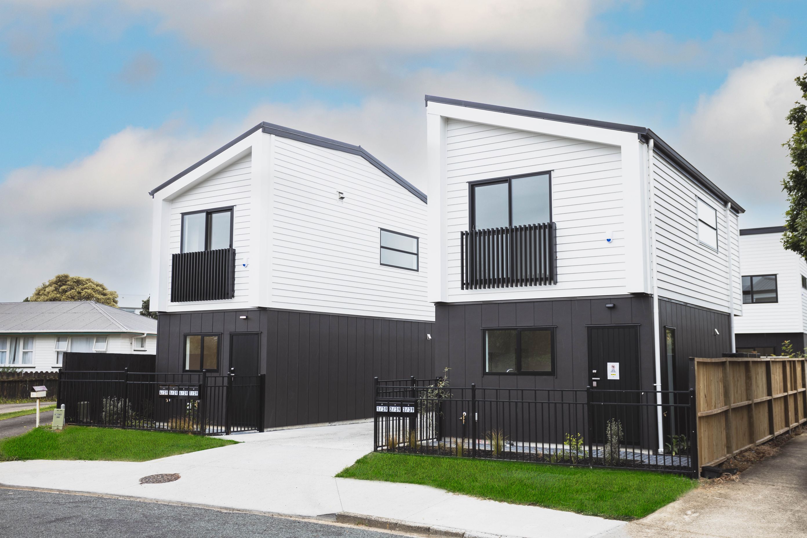 39GrahamAve-SAVL-60.JPG
