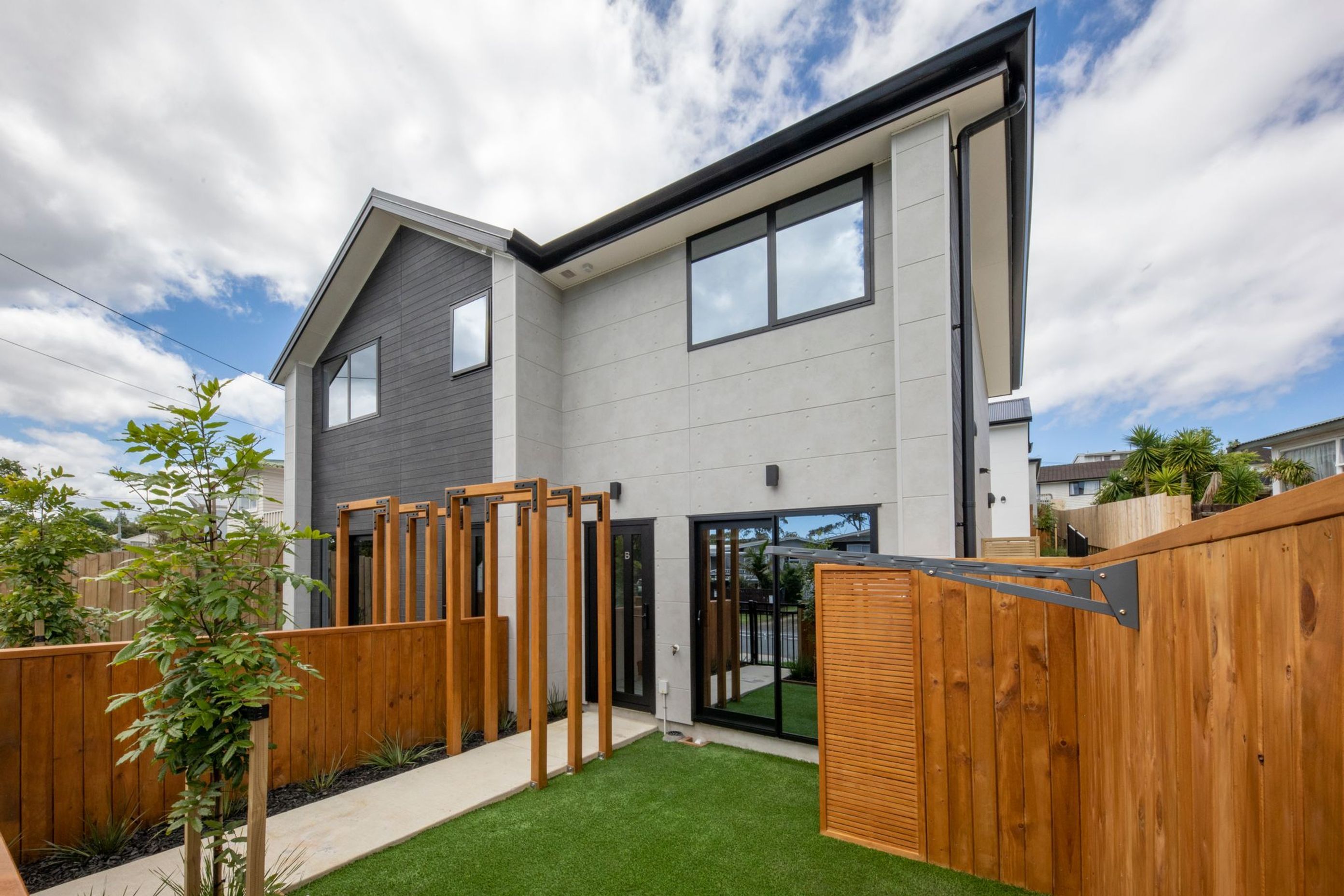 Multi-Unit Townhouse