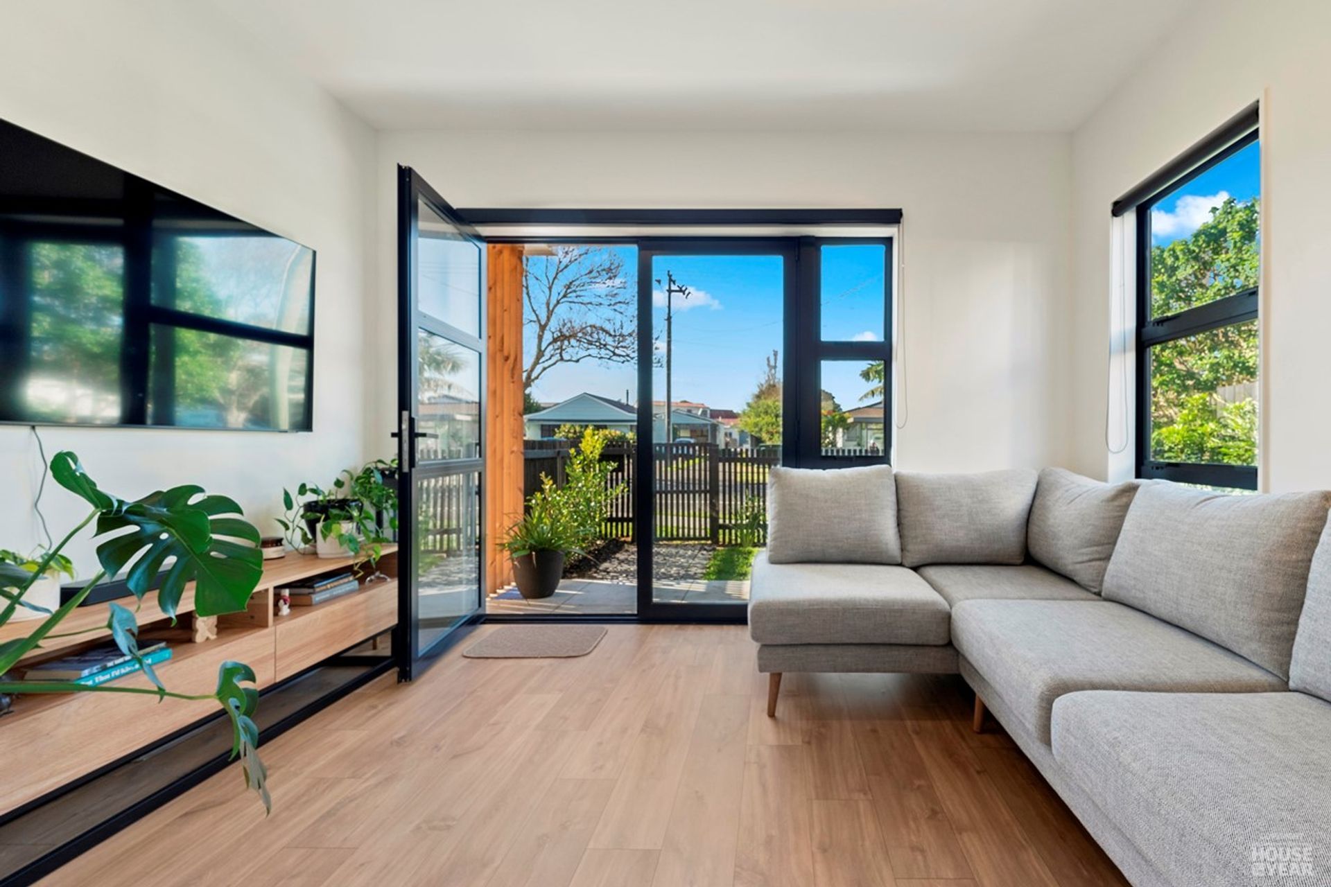 Beach Road, Te Atatu Peninsula