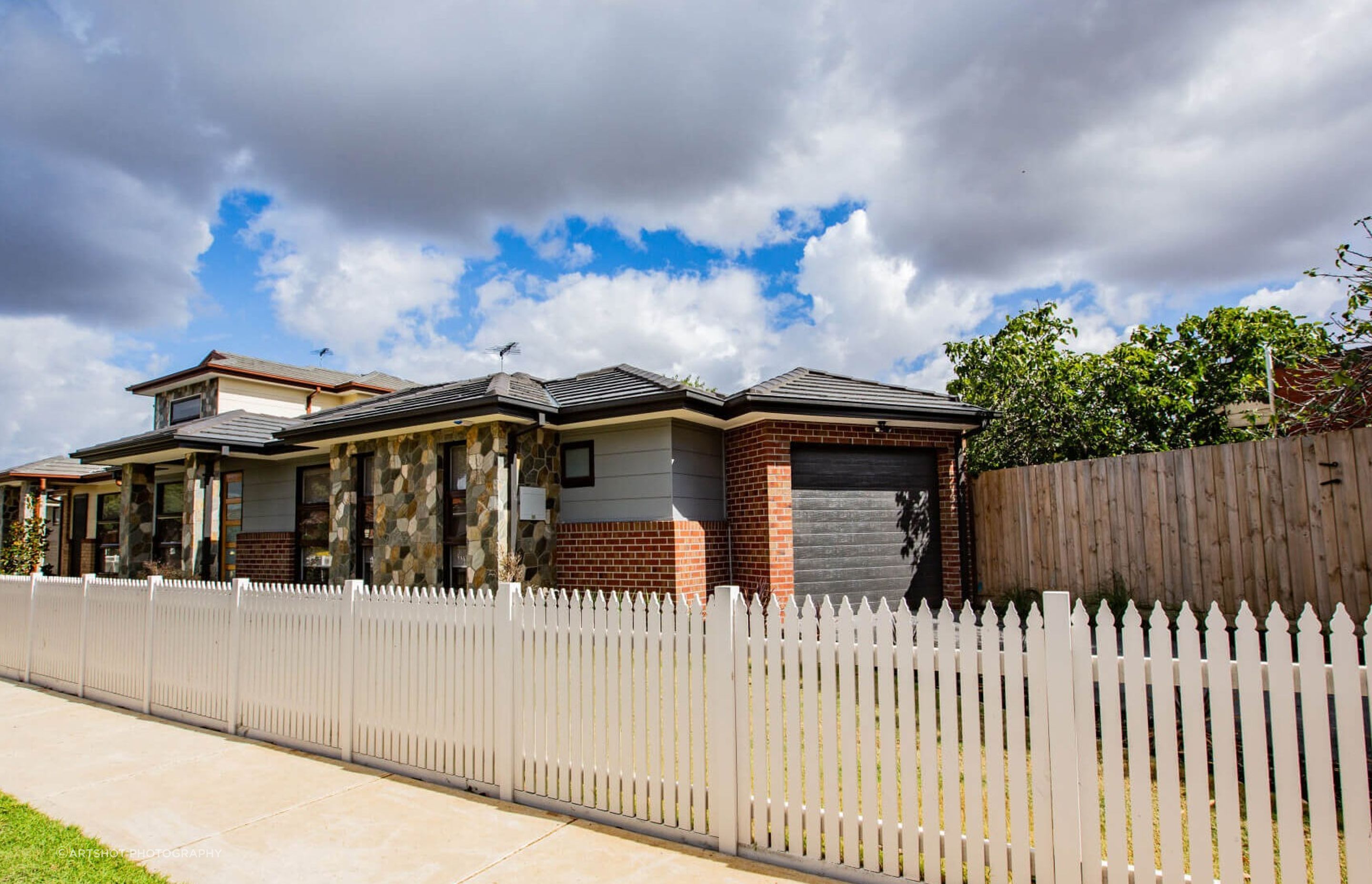 Burbank Drive, Reservoir