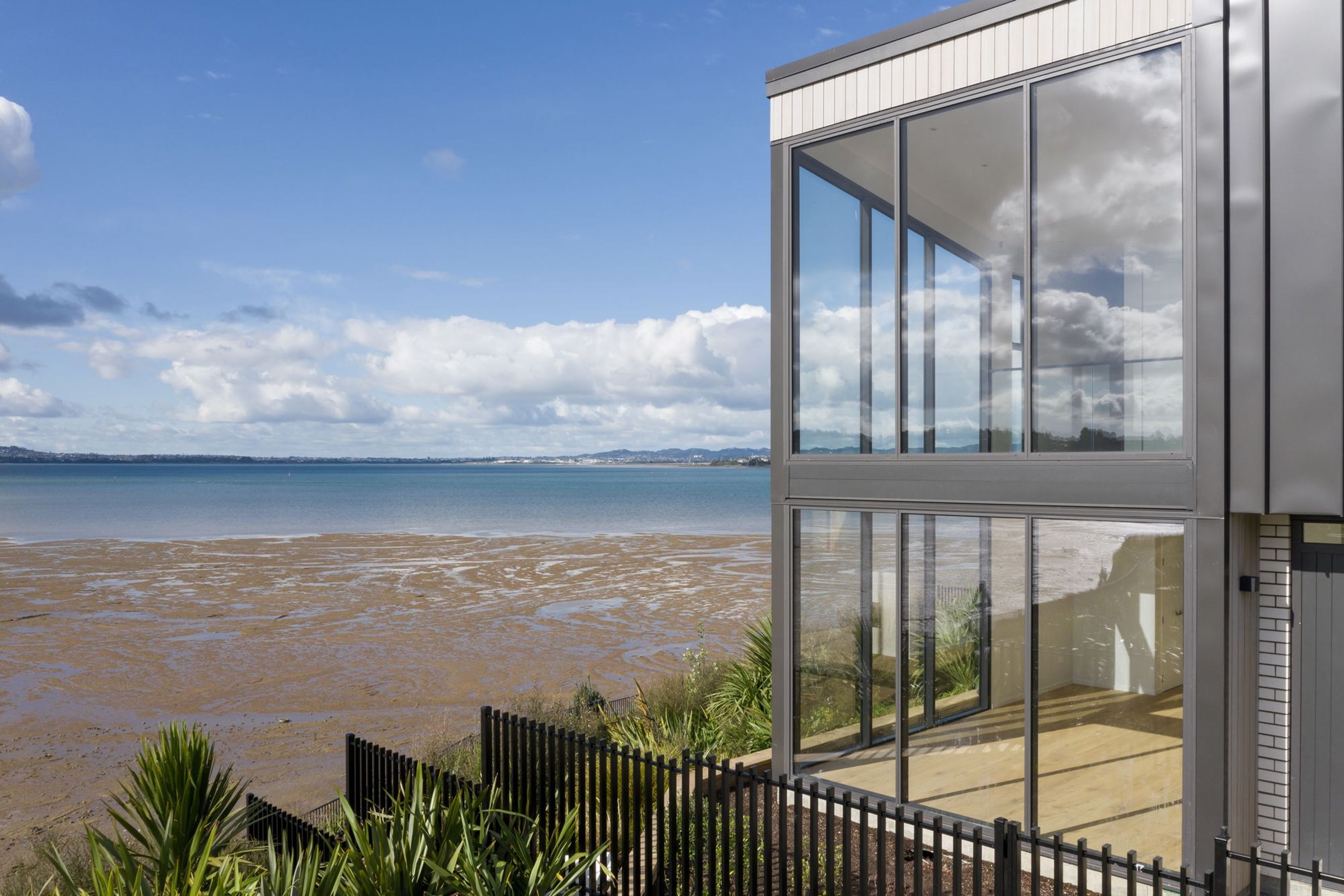 Scott Bay, Hobsonville
