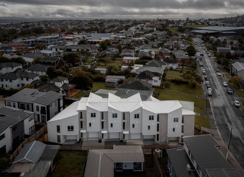 The White Garden-2 Marion Avenue