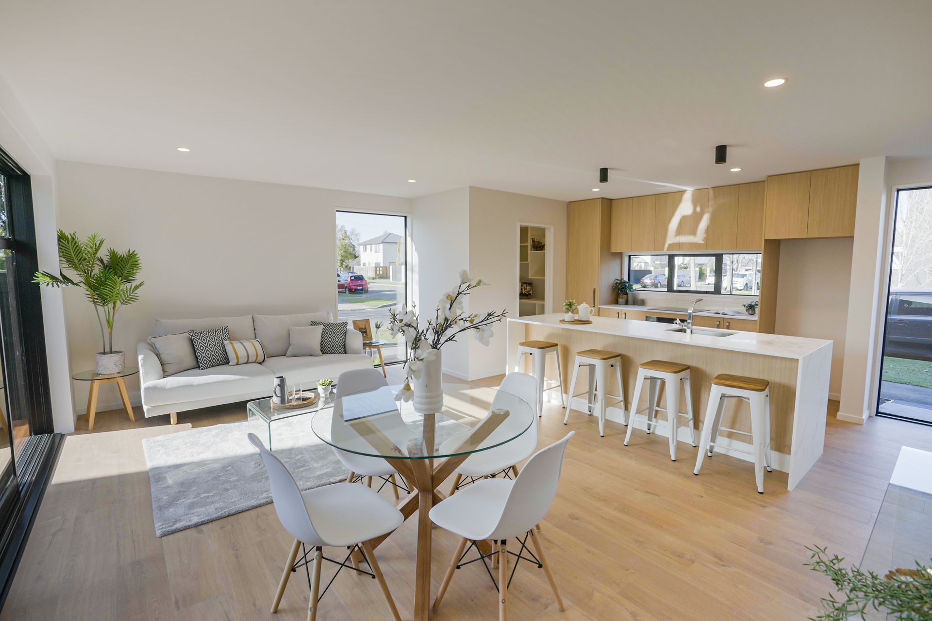 Bishop St, St Albans - x4 townhouses