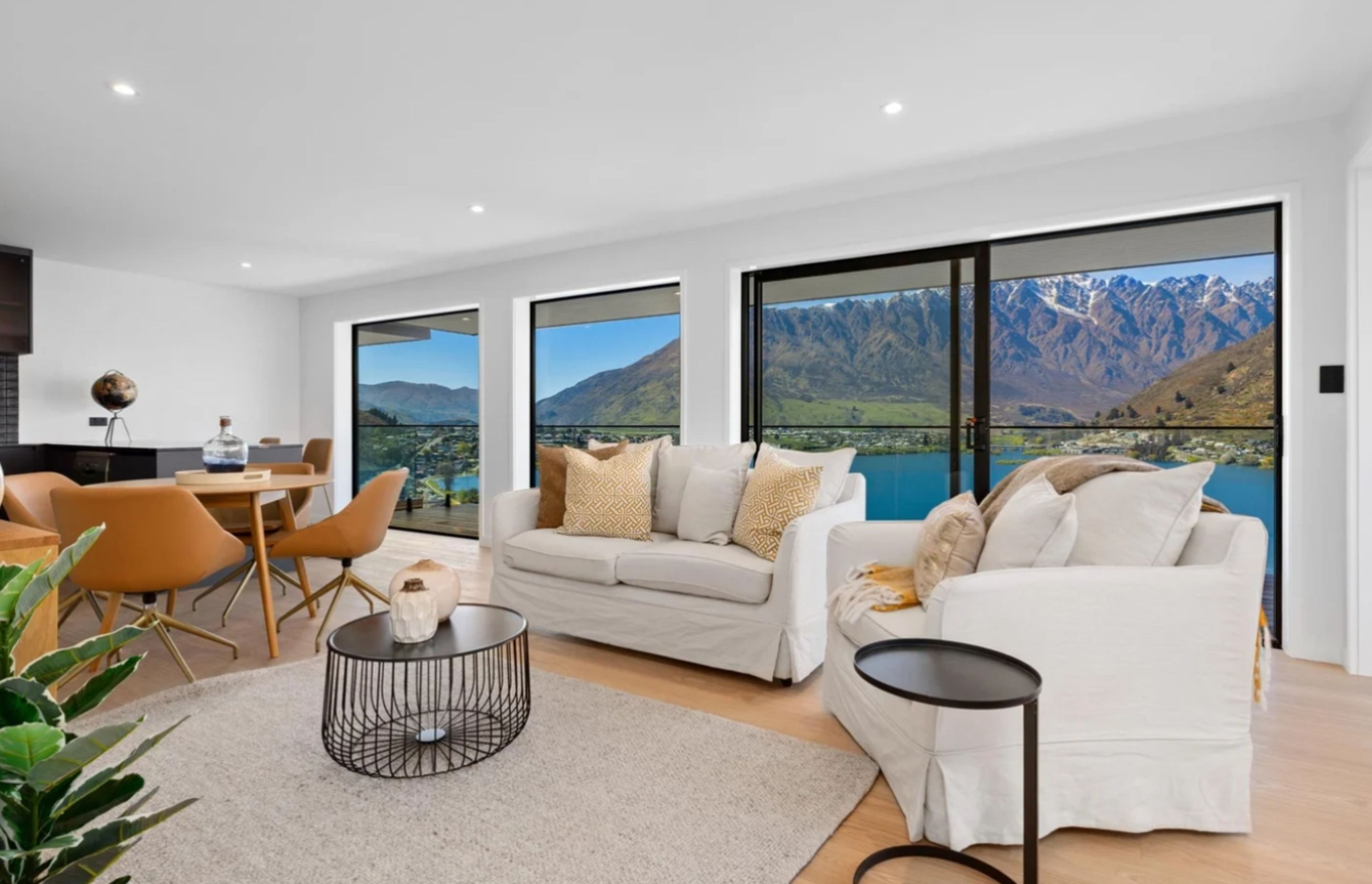 Downstairs separate apartment, living & kitchen area, with stunning views of Lake Wakatipu