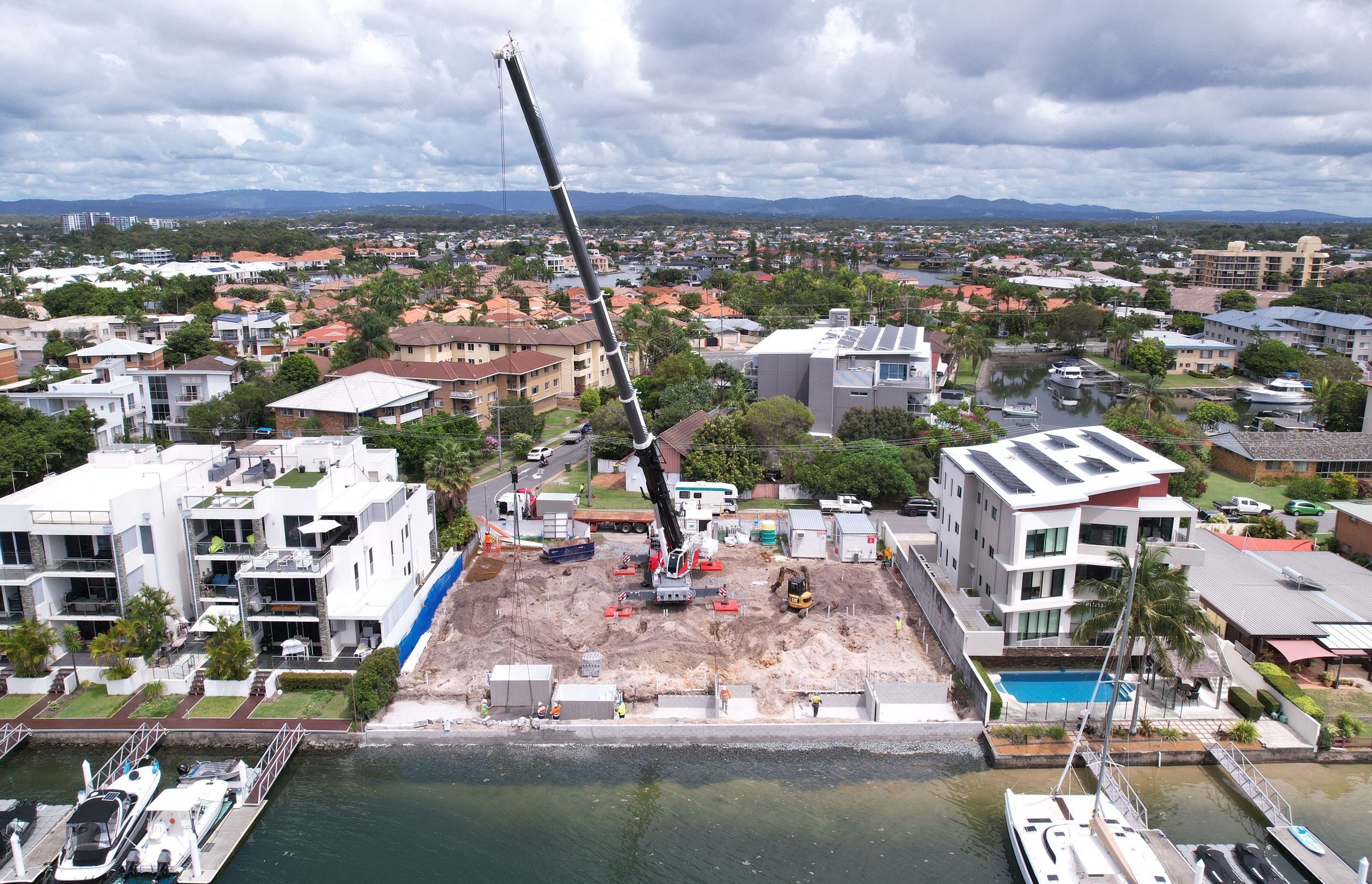 Marlowe Residences - 7 Pools installed before lunch!
