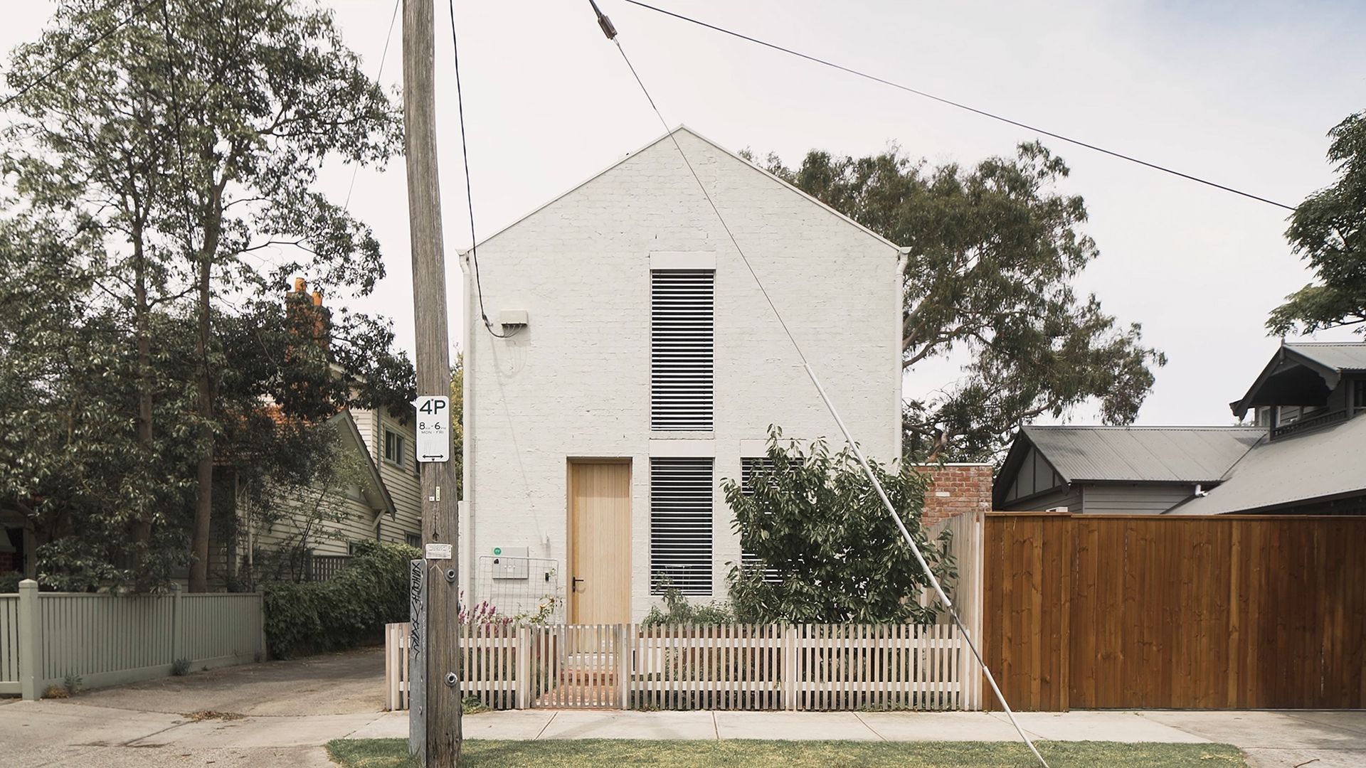 Little Brick House by Ben Callery Architects - House Tour video