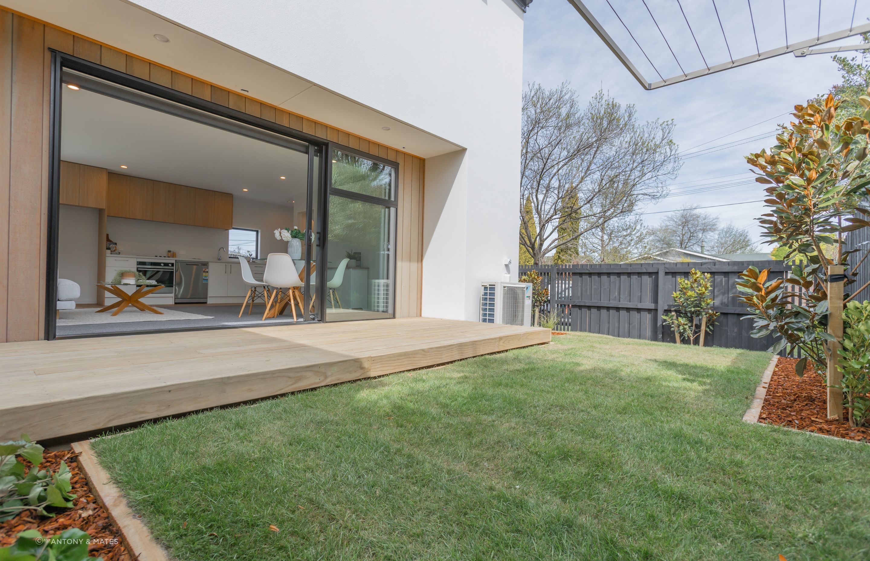 Selwyn St, Spreydon - x5 townhouses