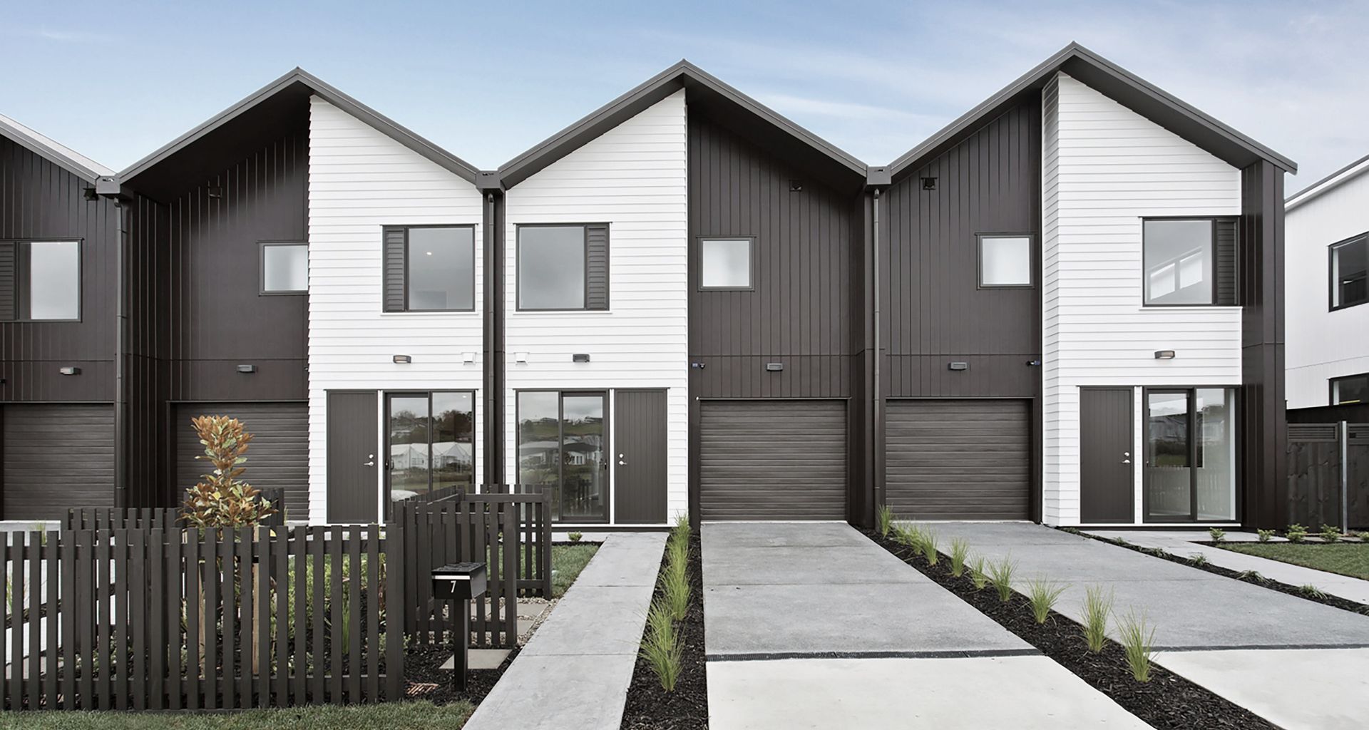 Red Beach Two Storey Terraces banner