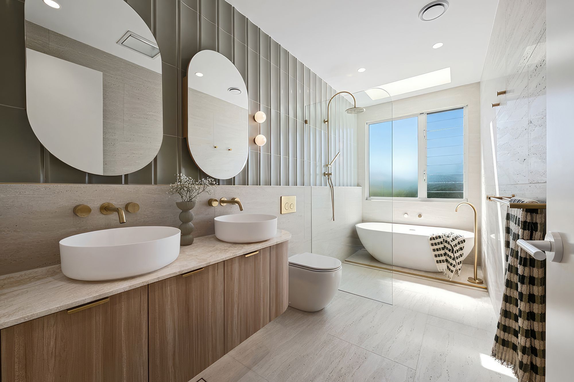 ScaledPalmSprings05560293d9-b865-4823-bc05-ac346e46fbf91000x-standard-scale-200x.jpg