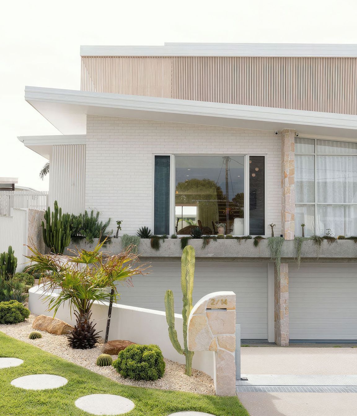 ScaledPalmSpringsAbode031000x-standard-scale-200x.jpeg