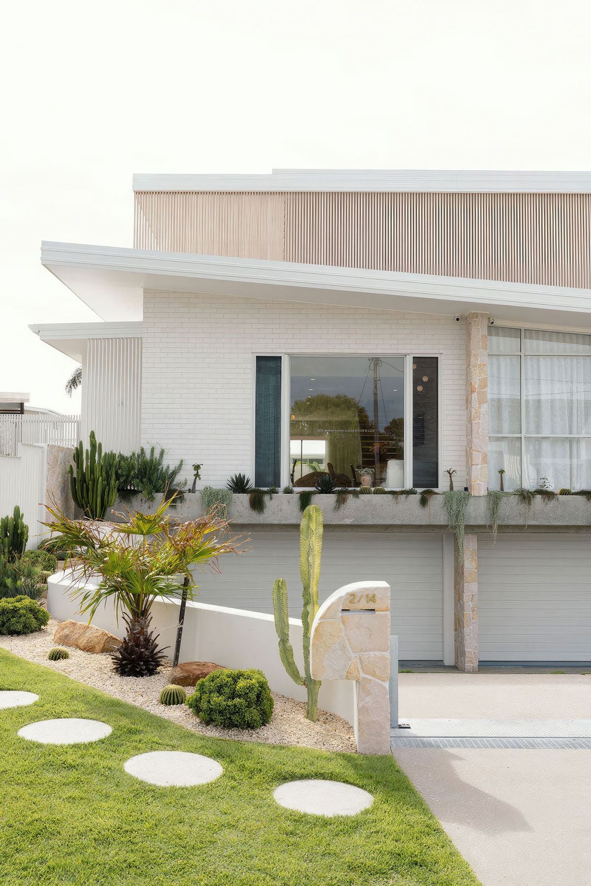 ScaledPalmSpringsAbode031000x-standard-scale-200x.jpeg