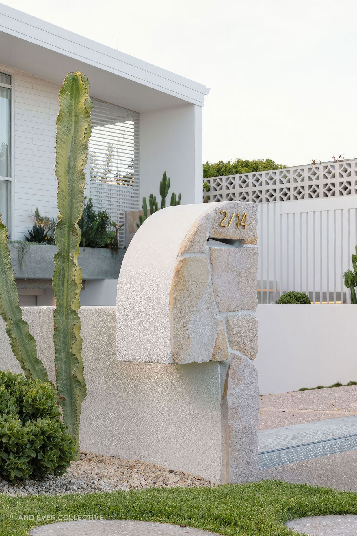 ScaledPalmSpringsAbode291000x-standard-scale-200x.jpeg
