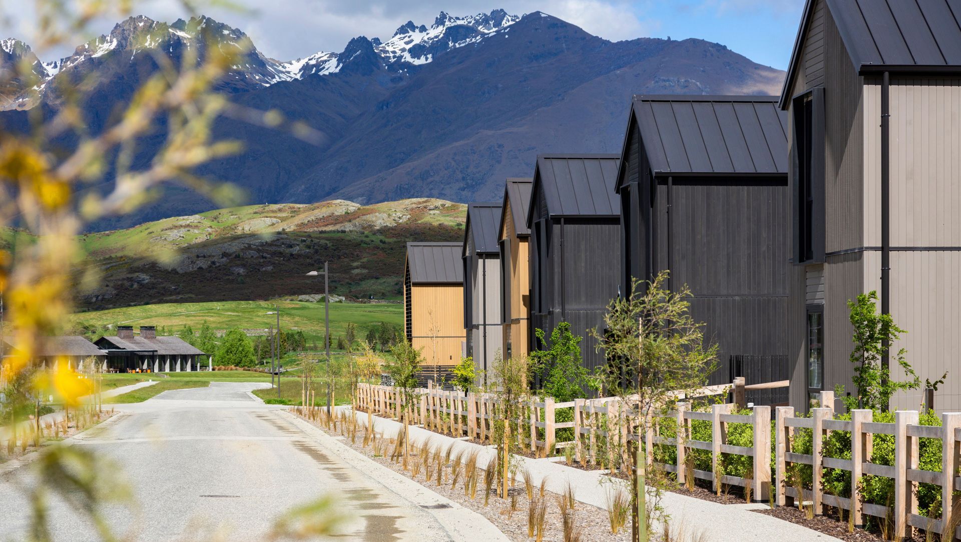 Station View, Jacks Point | Alpine Fencing banner