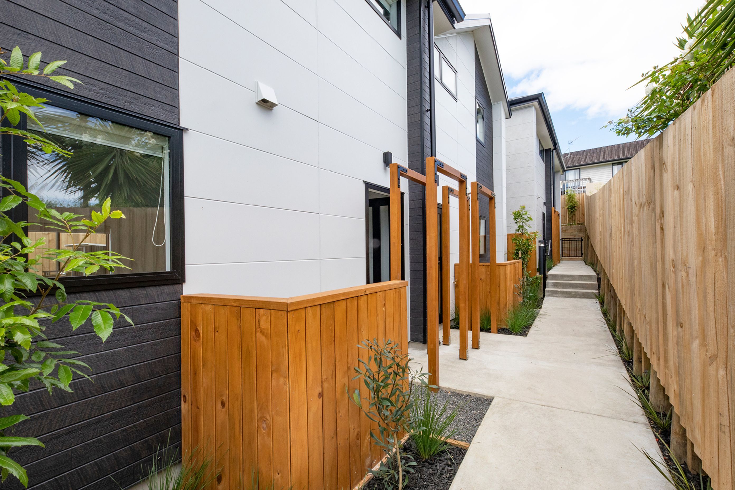 Multi-Unit Townhouse