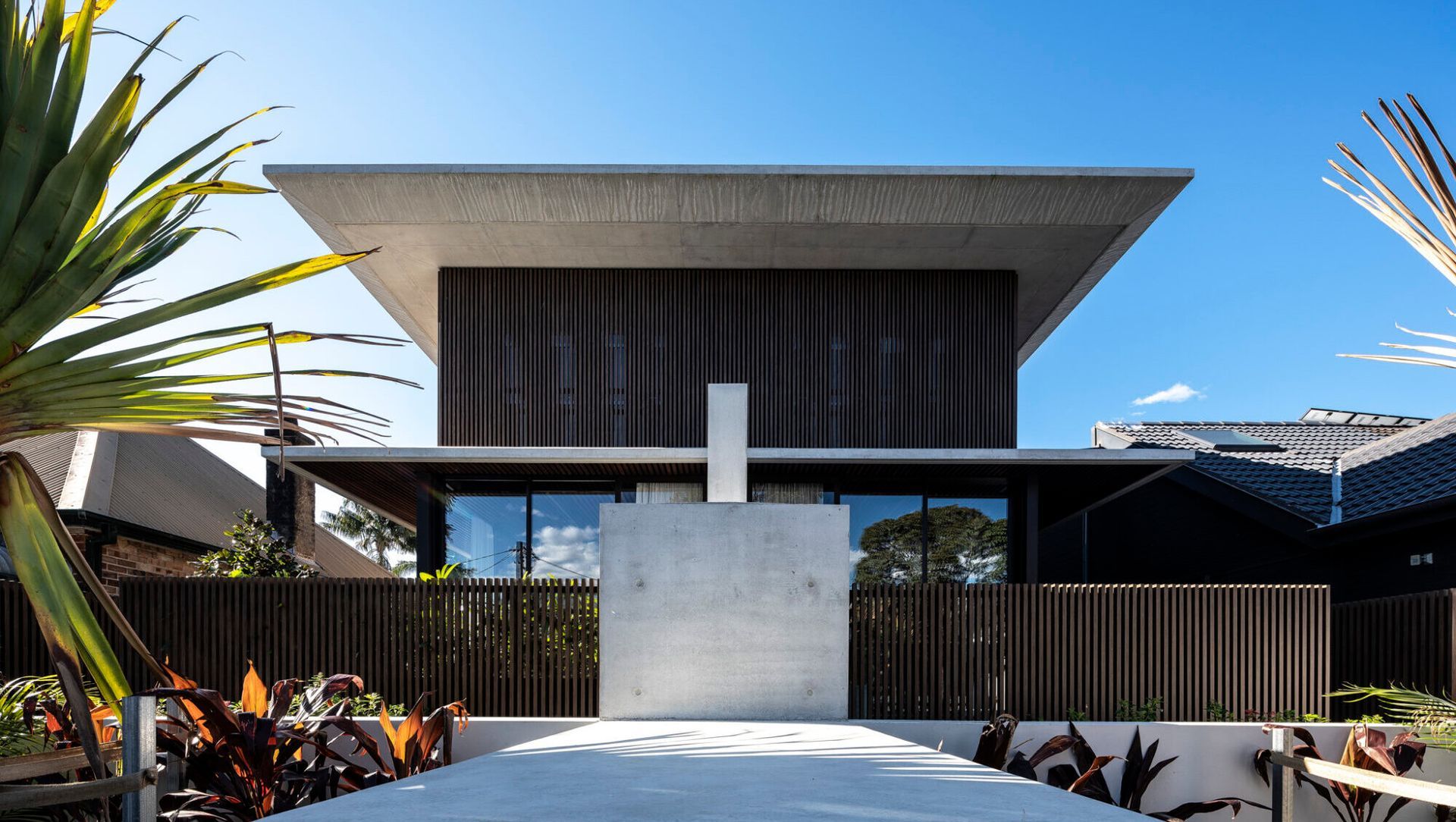 Alexander Street, Manly banner