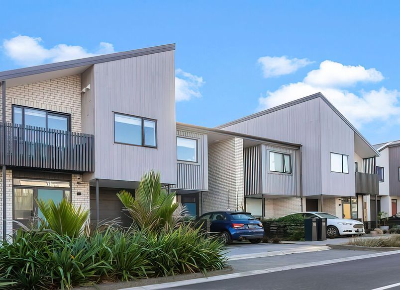 Airfield Lot 20-23, 27-38