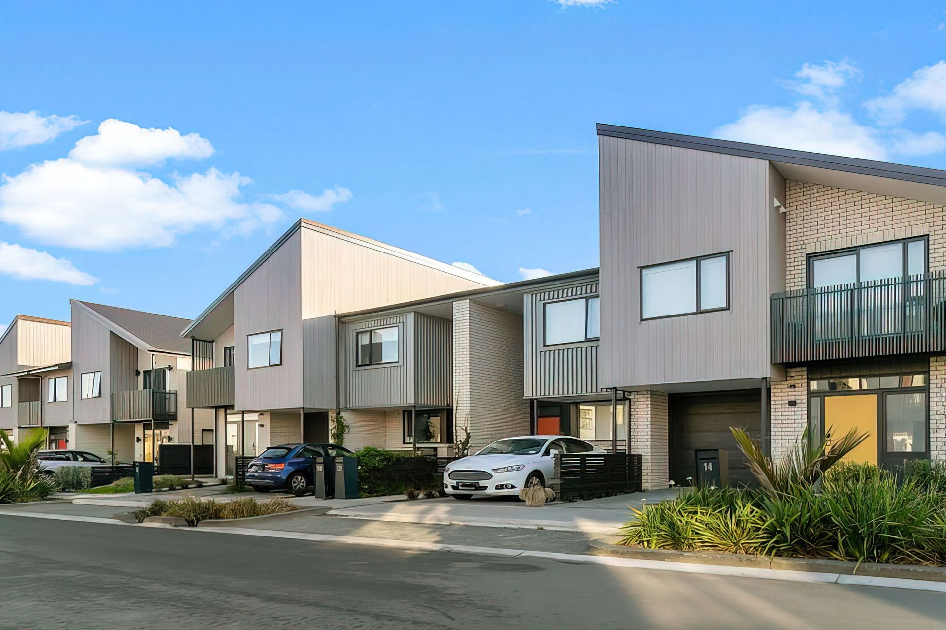 Airfield Lot 20-23, 27-38