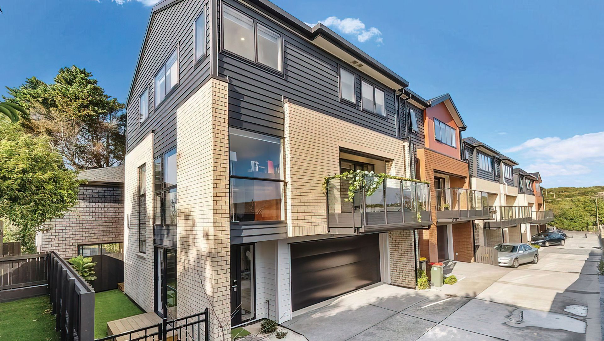 51 Aranui, Mt Wellington banner