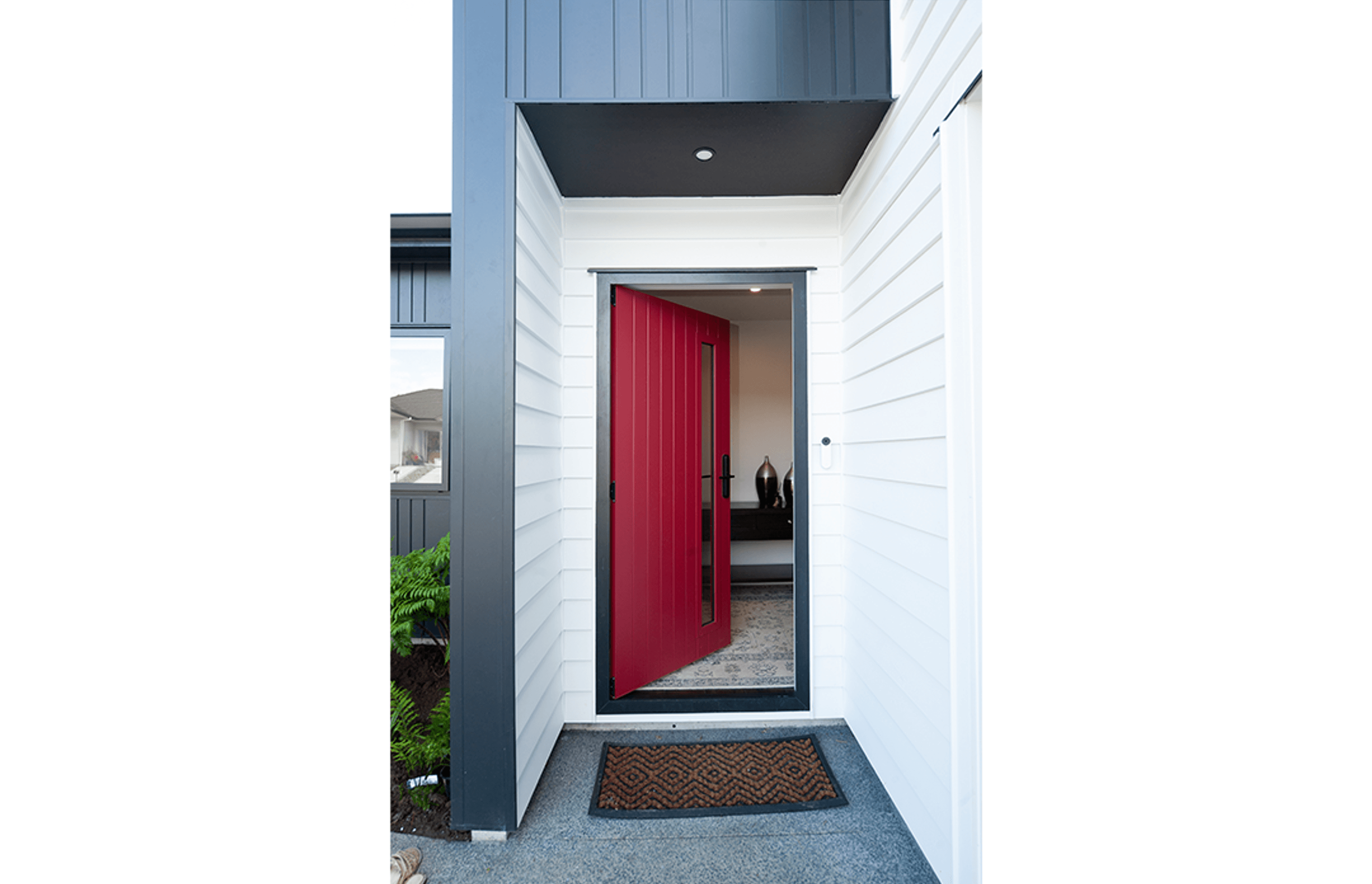 Home & Minor, Red Beach
