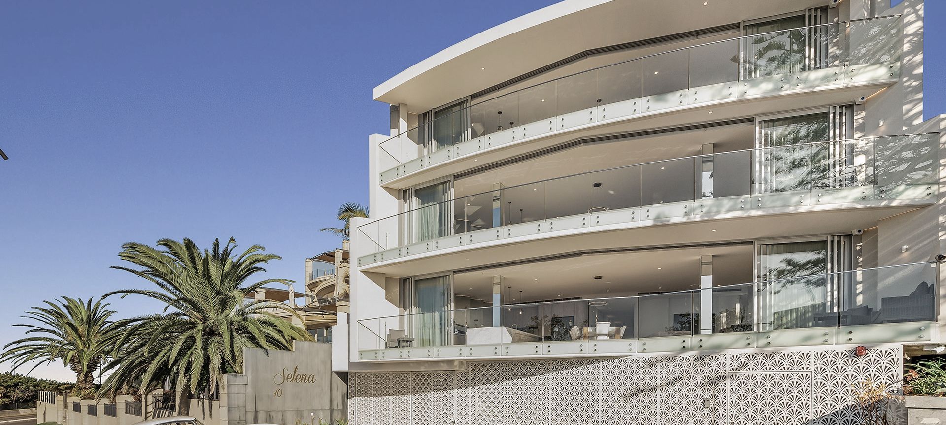 Selena Custom Built Luxury Units banner