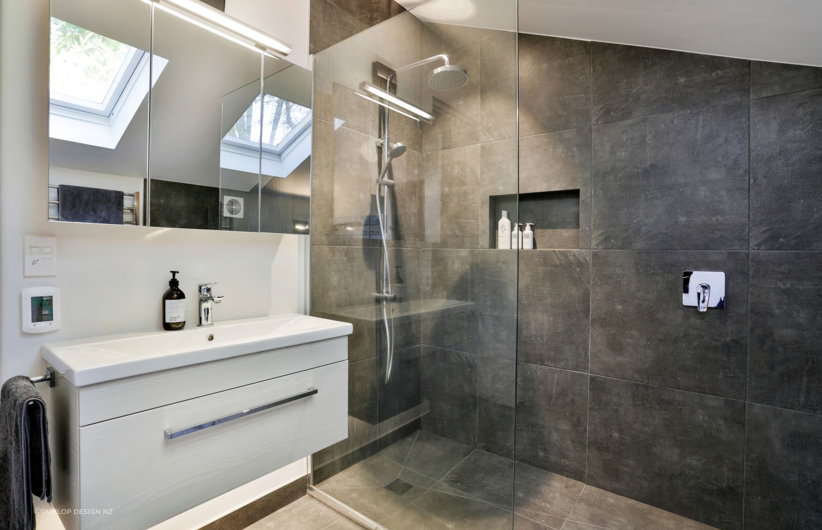 upMission-Bay-House-Master-Ensuite-Grey-and-white78A3169-fix-standard-scale-150x.jpg