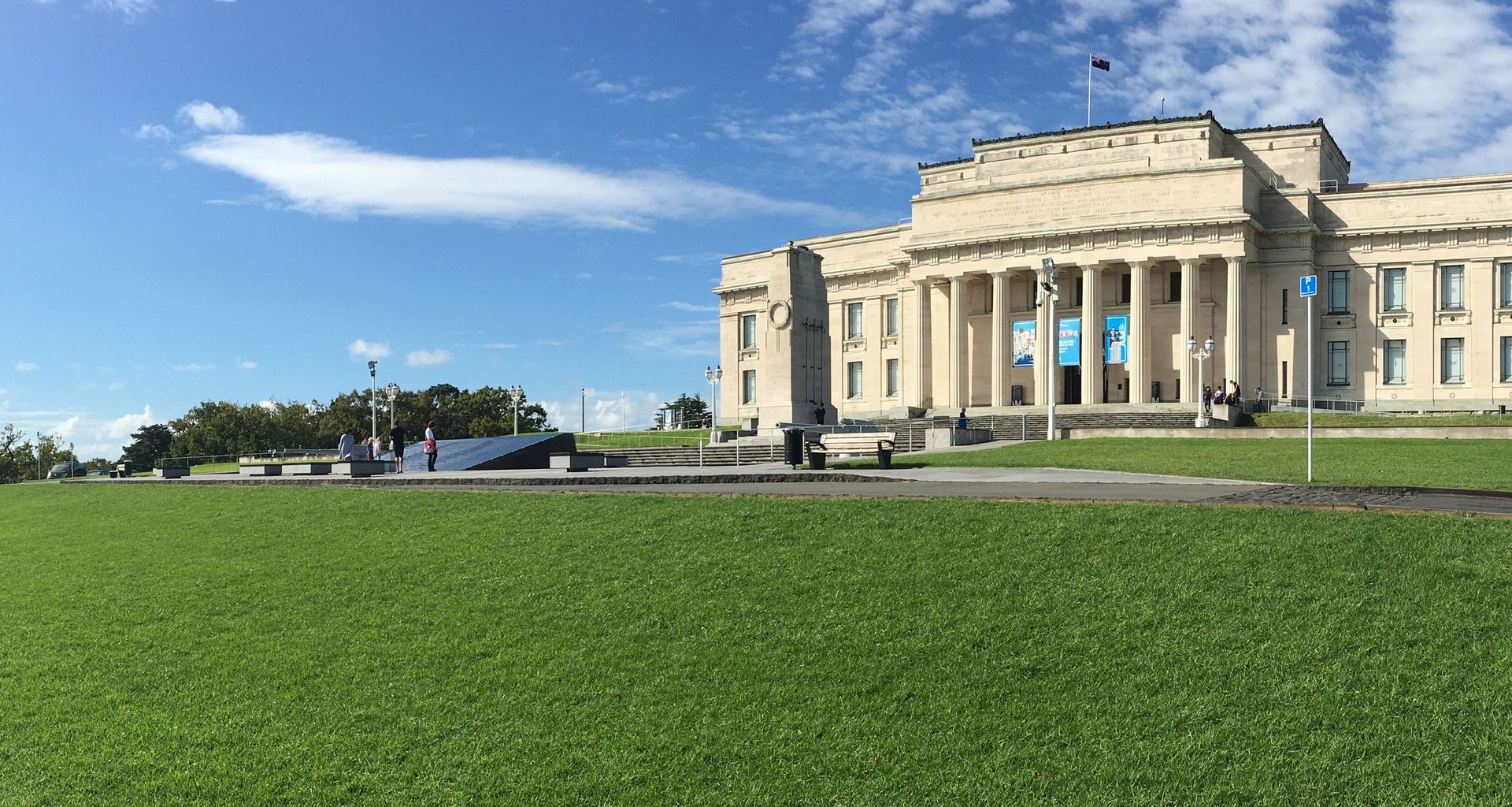 Auckland War Memorial Museum Adopts Flexible and Affordable Smart Lock System banner