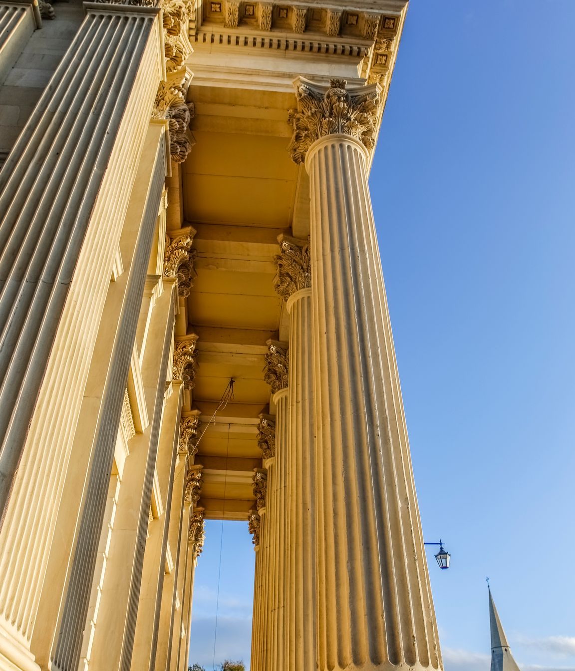 Oamaru-stone-limestone-columns.jpg