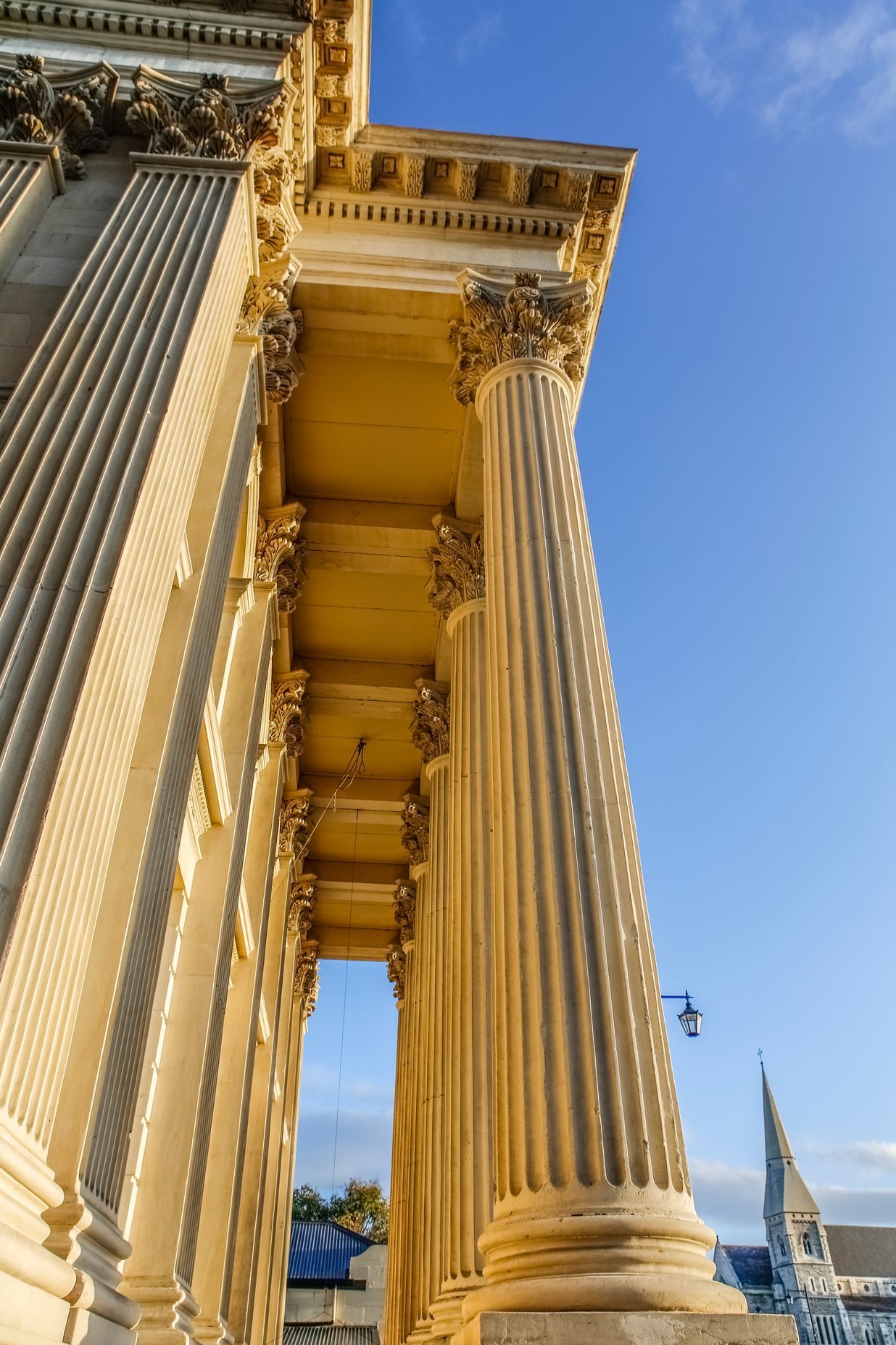 Oamaru-stone-limestone-columns.jpg