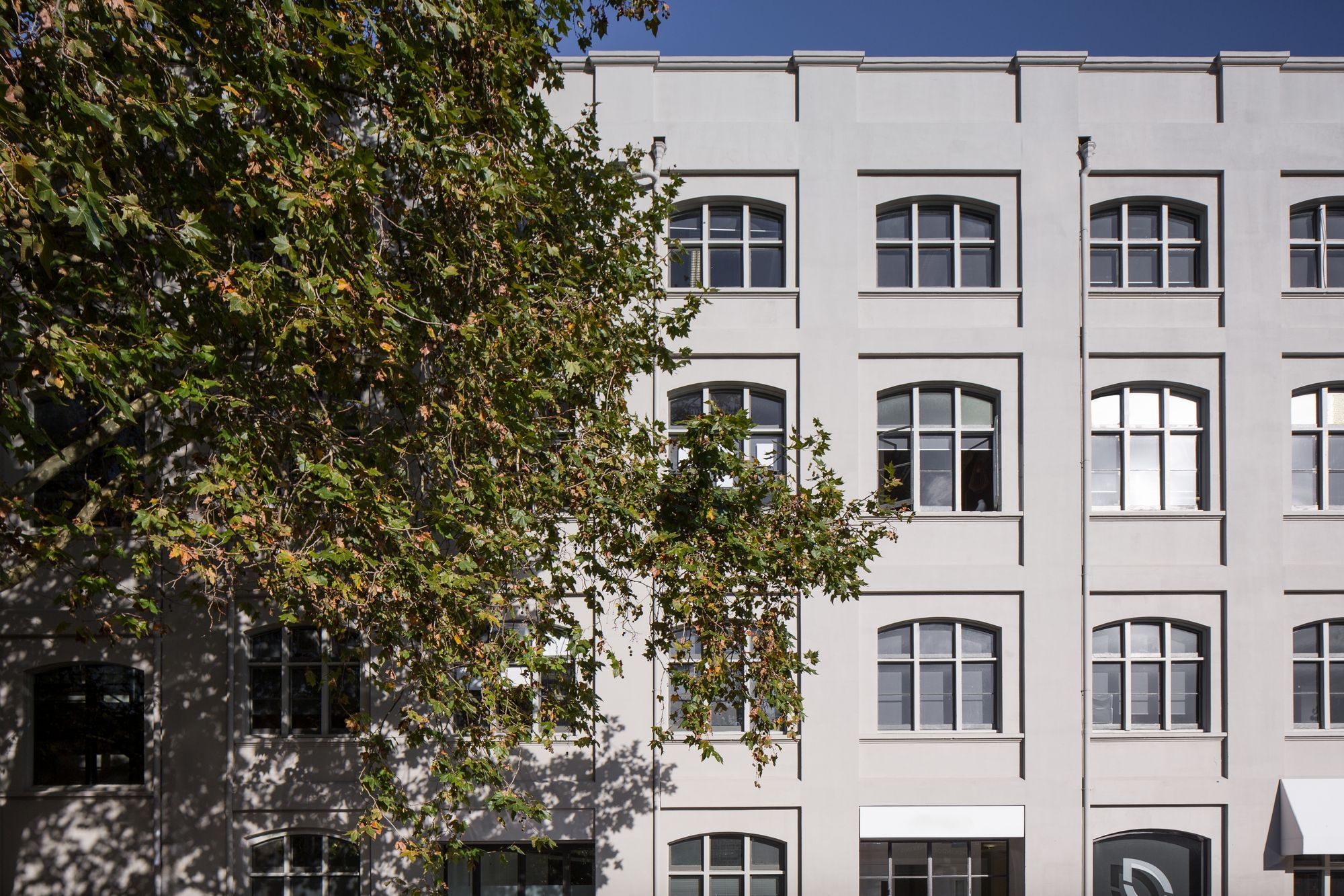 0-retouched-facade-copy-v3.jpg