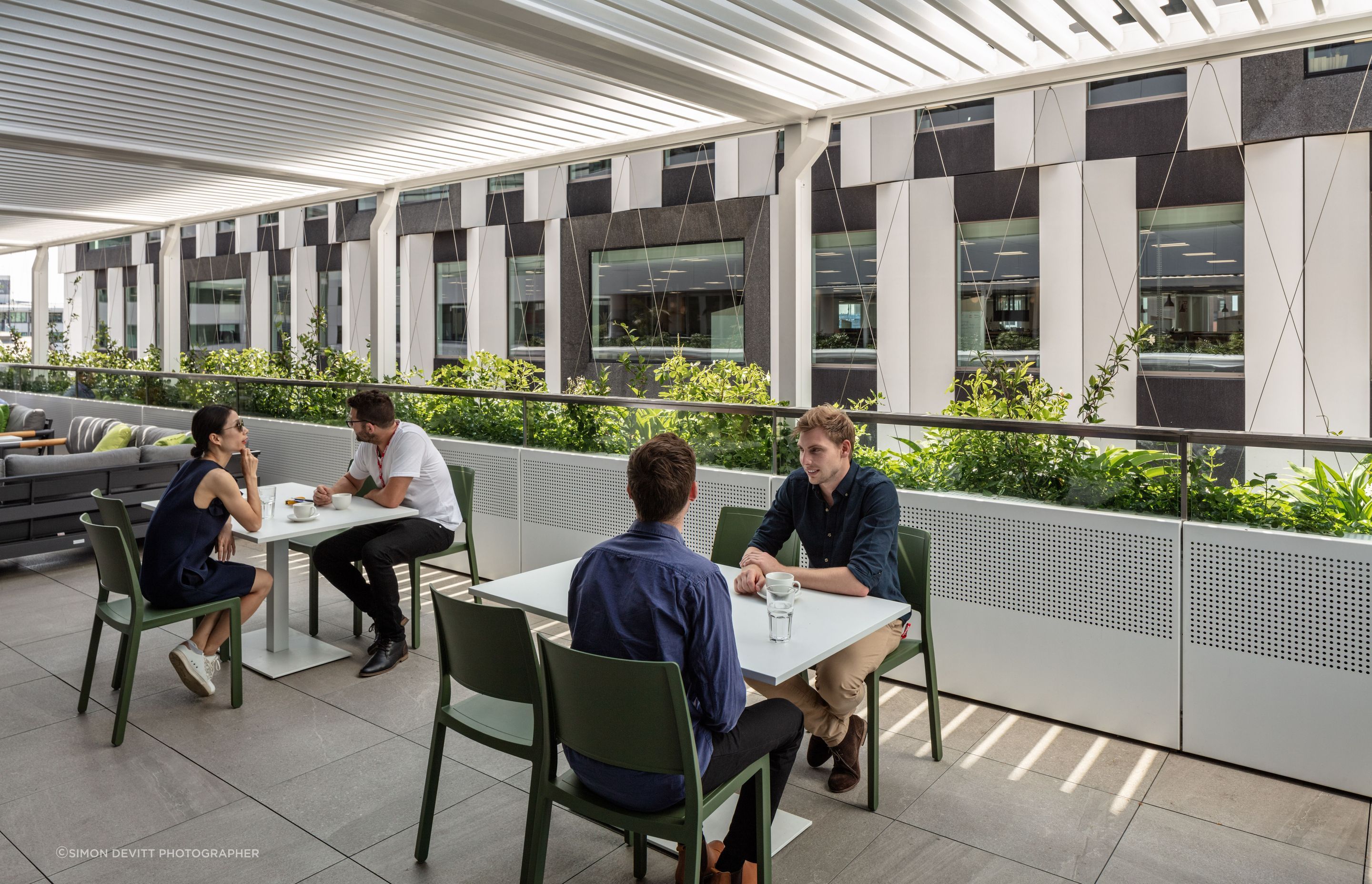 A series of external terraces and winter garden spaces blur the boundaries of the traditional office/workspace allowing occupants to be outside without leaving the building.