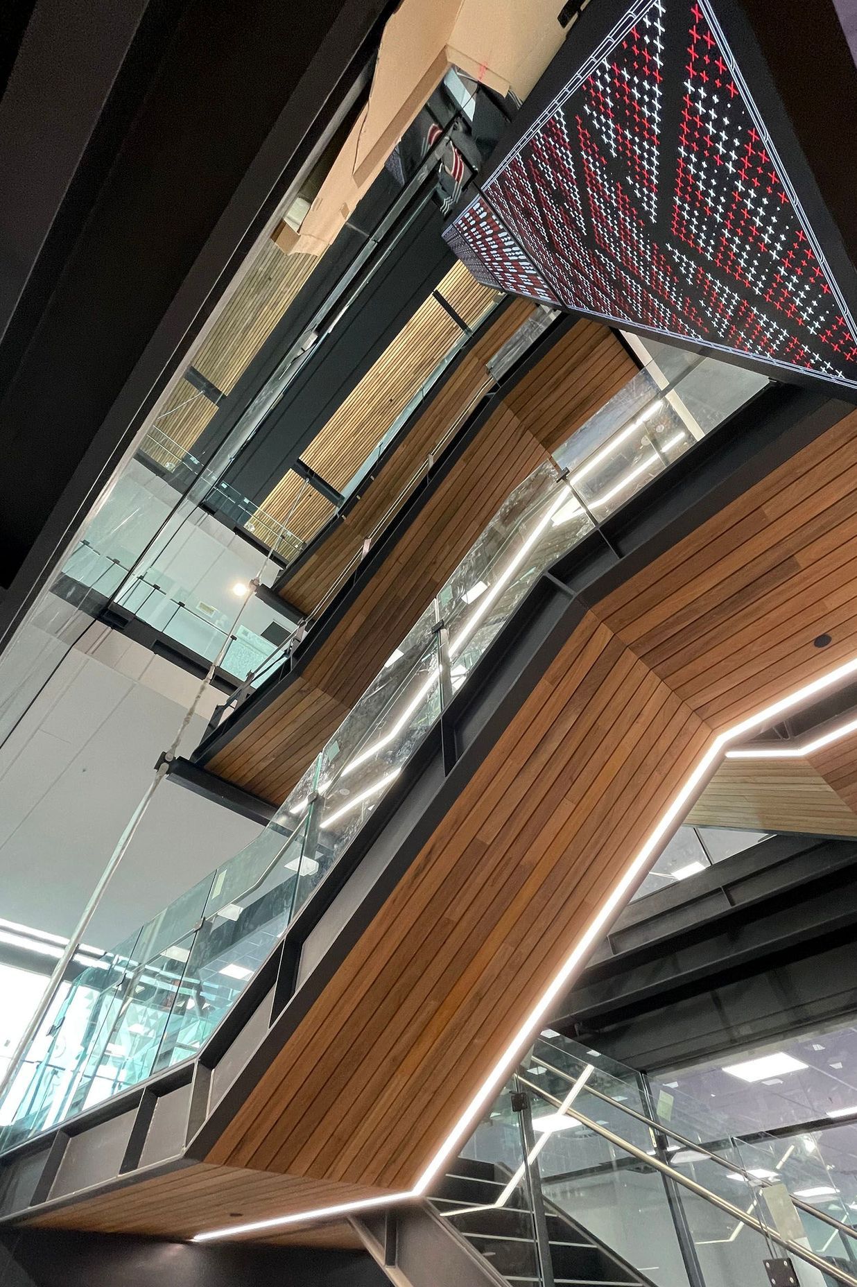 6418ca437b58b4cf493e383bacc-interior-2.jpg