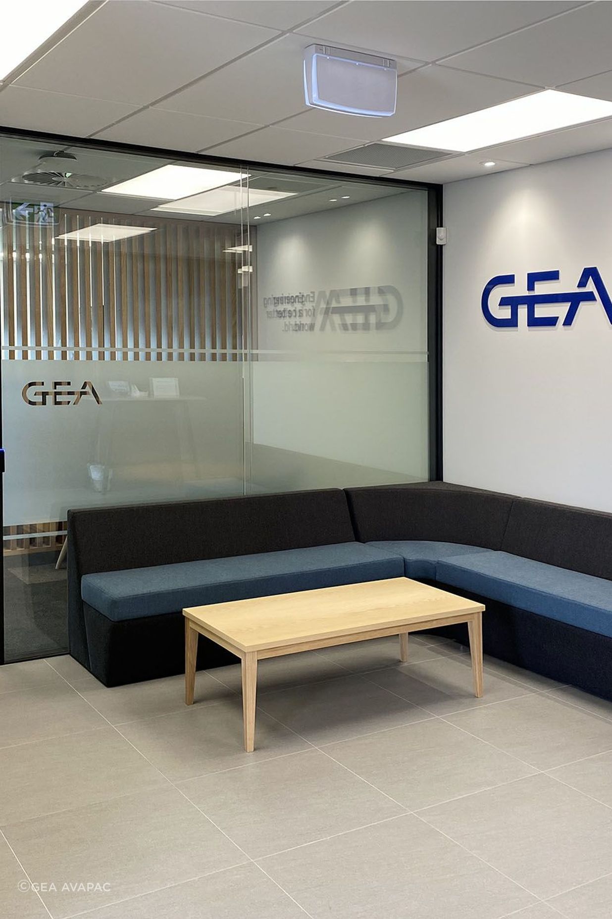 64c71abfbc36807fdc841c41GEA-interior-1.jpg