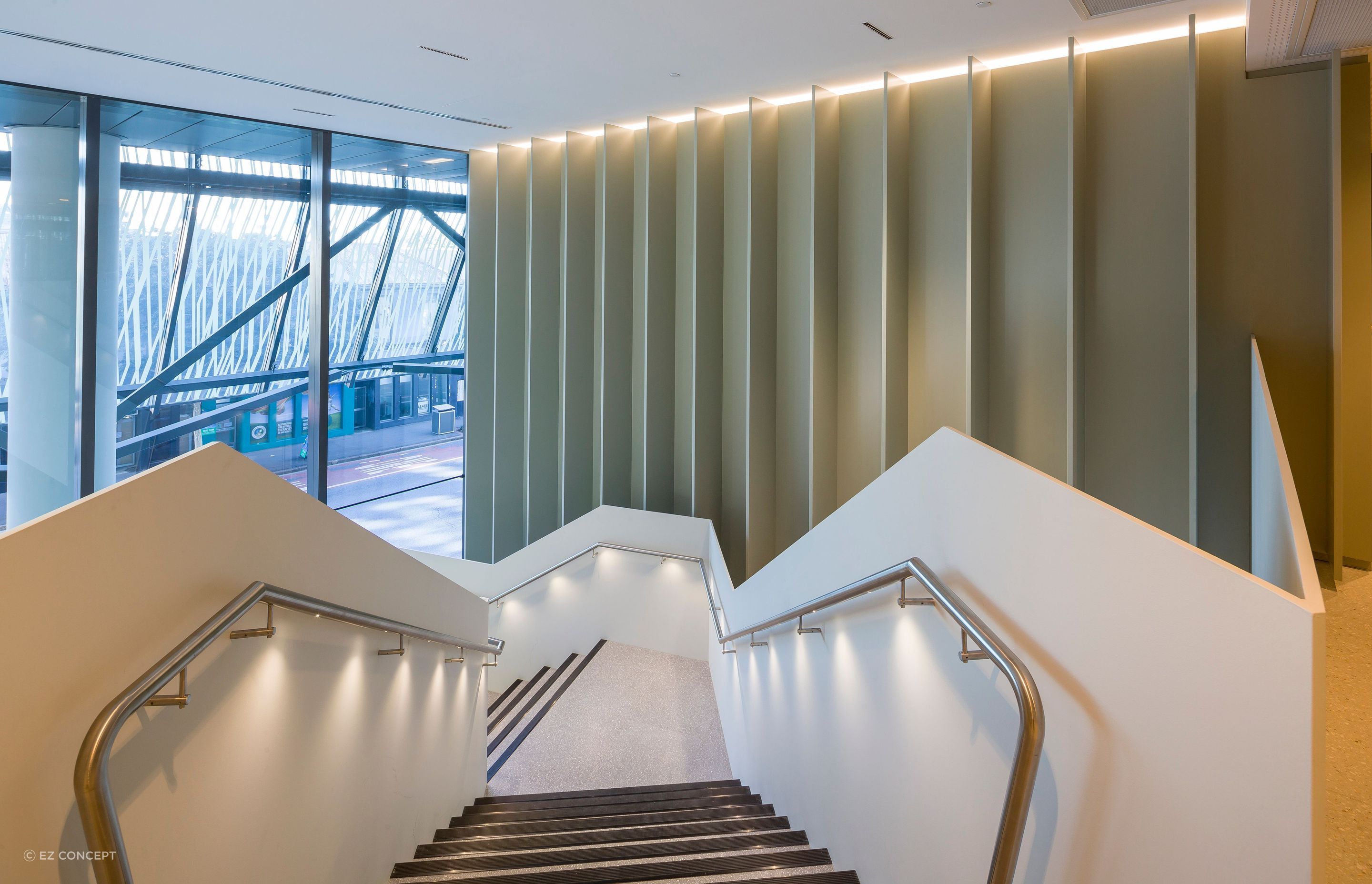 900 Ann Staircase - StrongArm 8m high aluminium blade support walls designed by Studco’s Technical Team