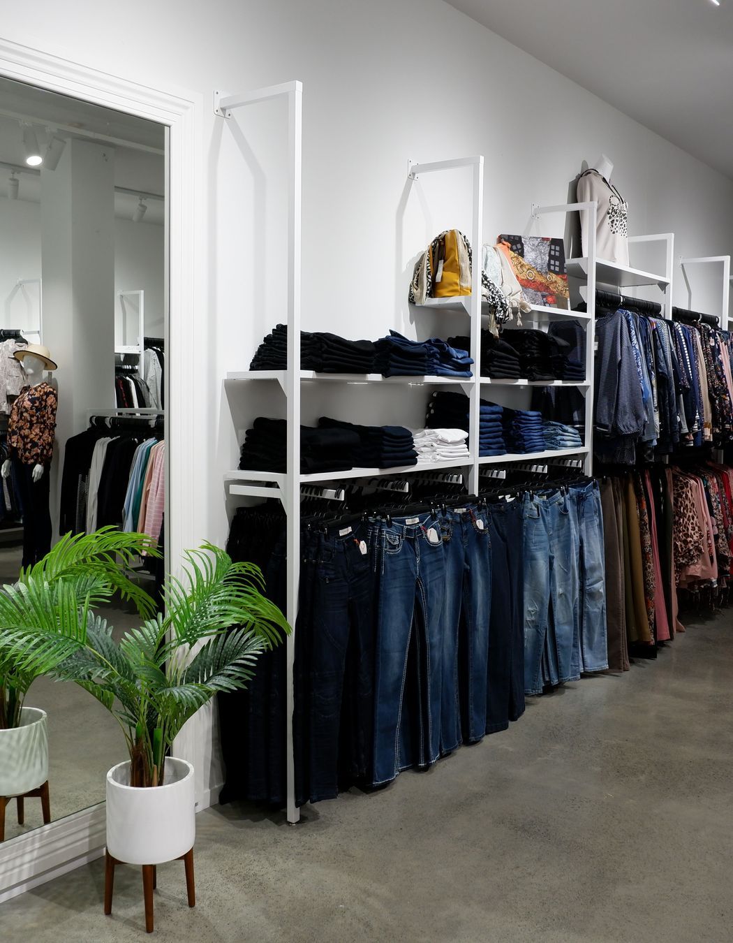 Sassys, Ormiston Mall