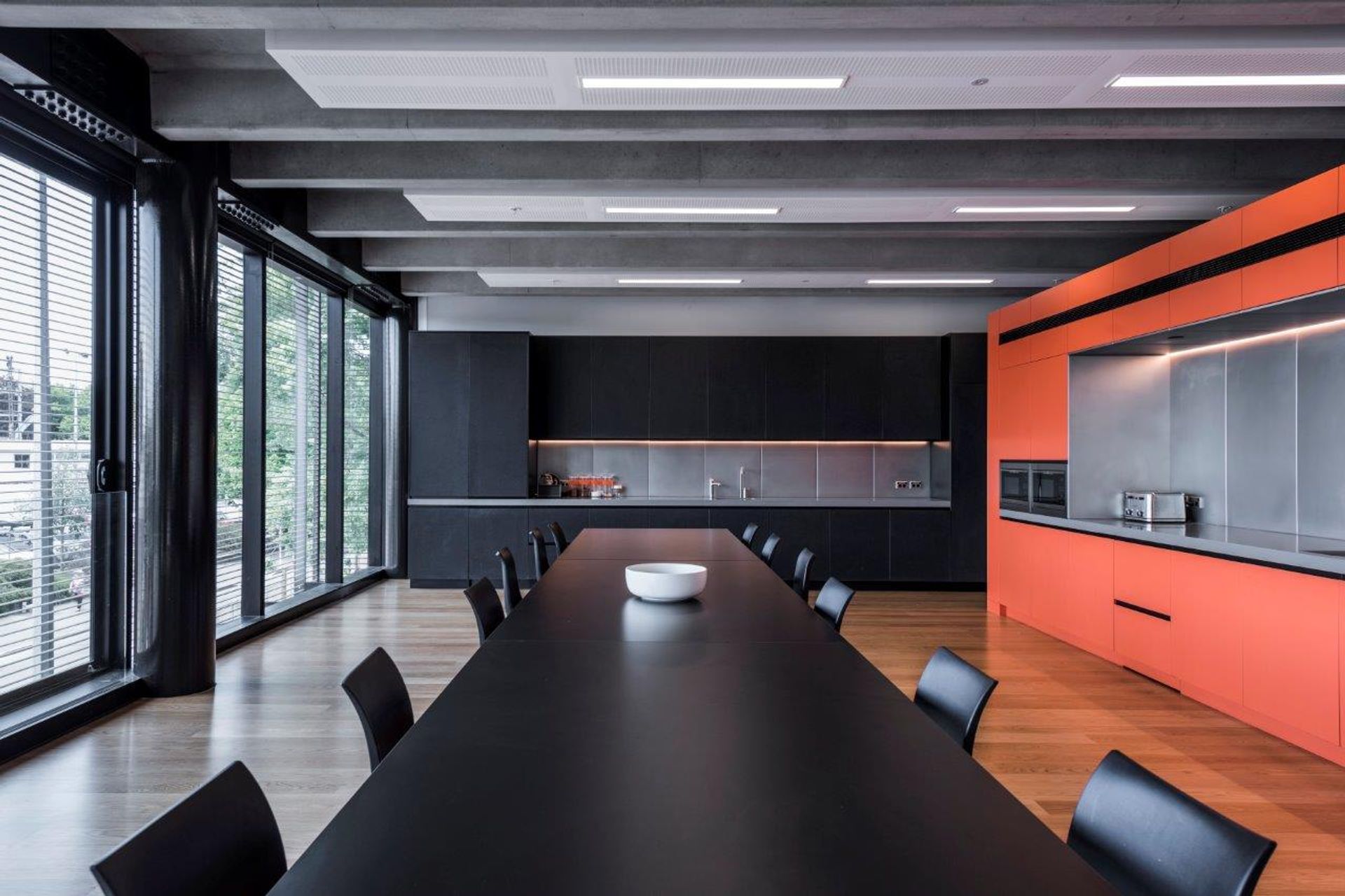 Warren &amp; Mahoney Fit Out